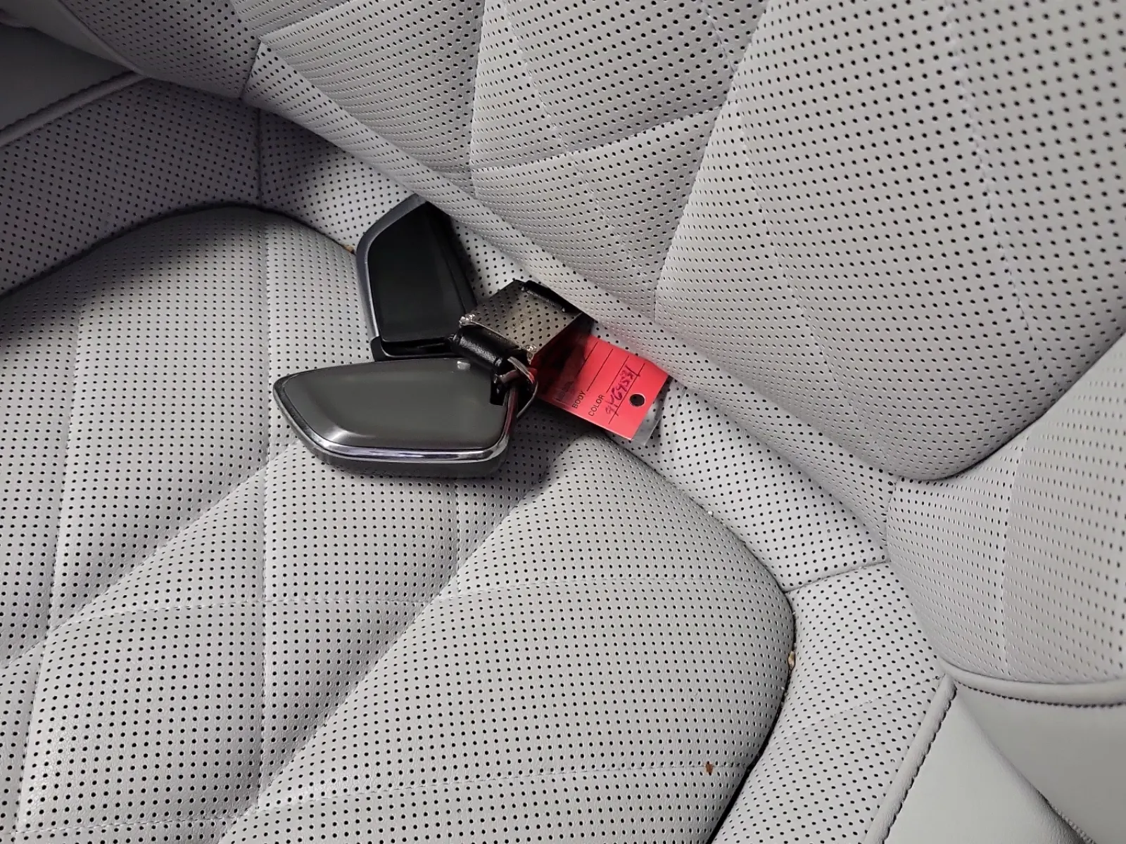 Keys/Fobs/Manual Photo