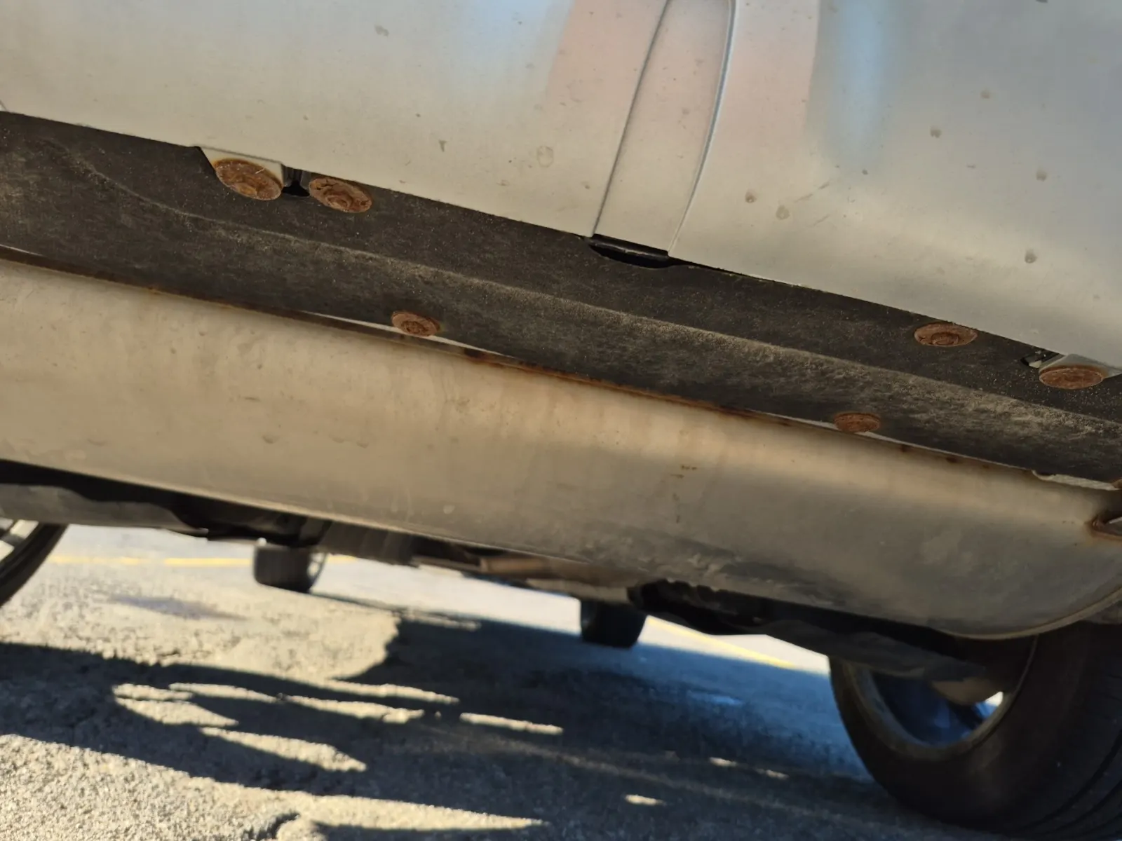 Undercarriage - Rear Photo