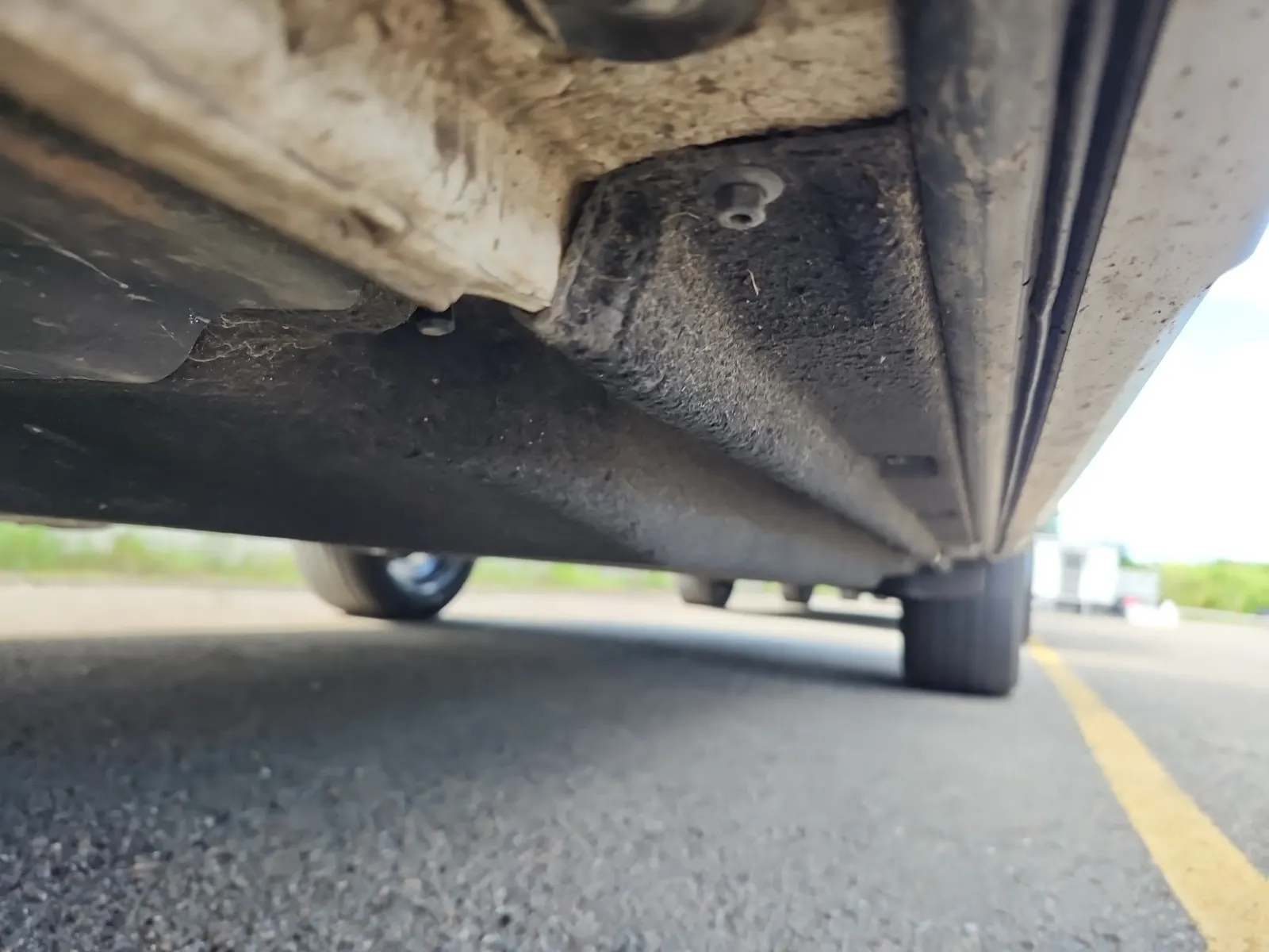 Undercarriage - Driver Photo