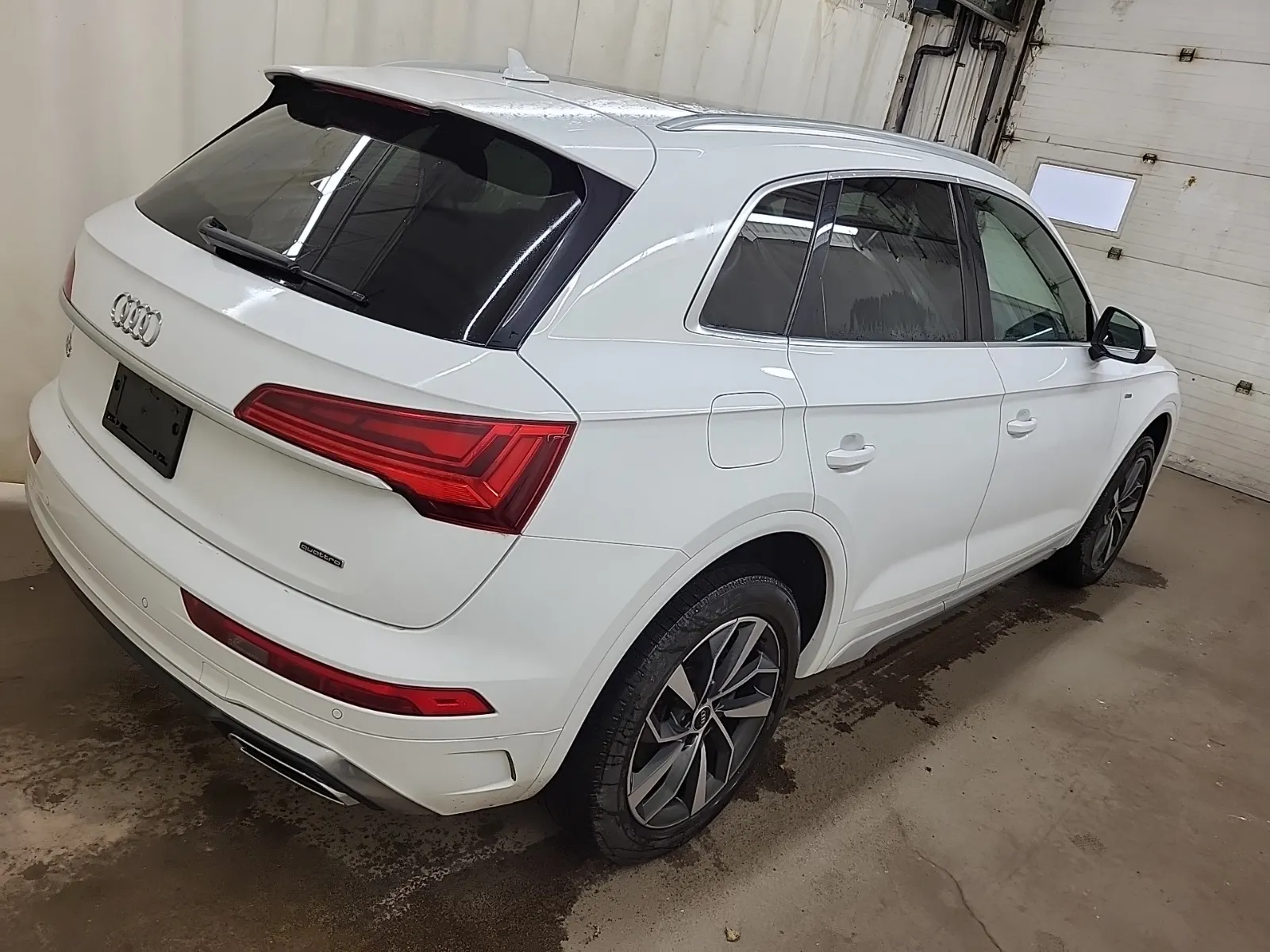Passenger Rear 3/4 Photo