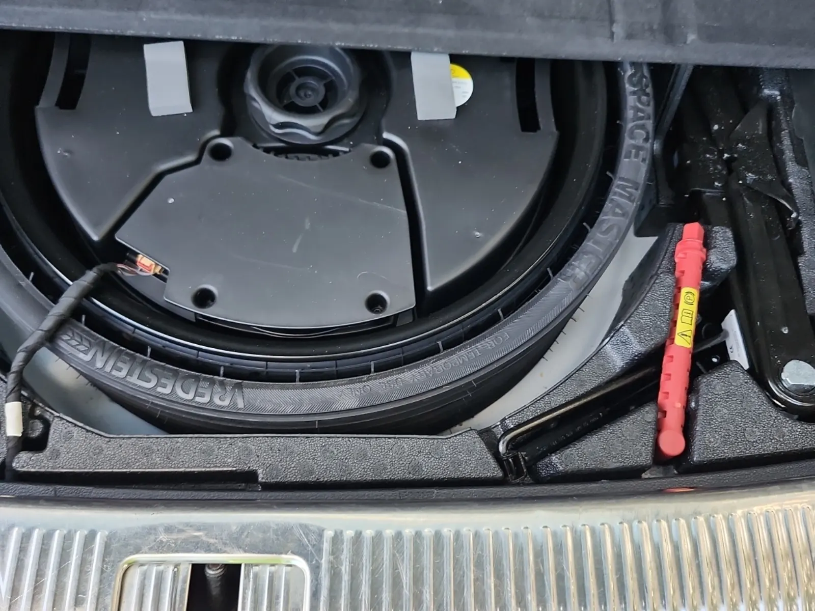 Spare Tire & Wheel Photo