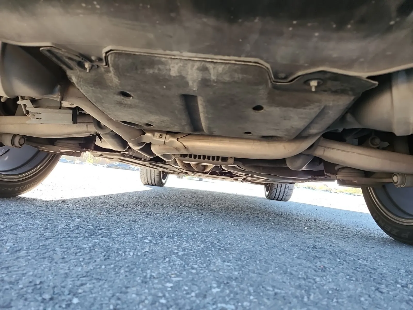 Undercarriage - Rear Photo