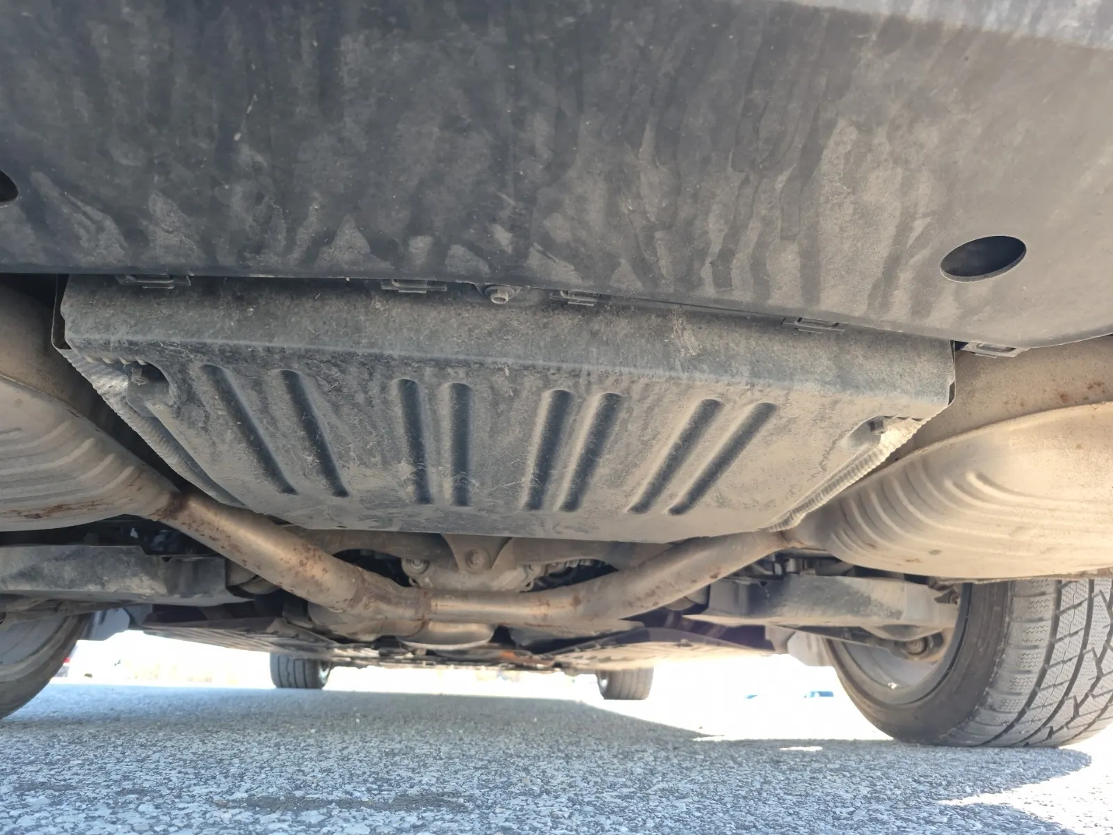 Undercarriage - Rear Photo