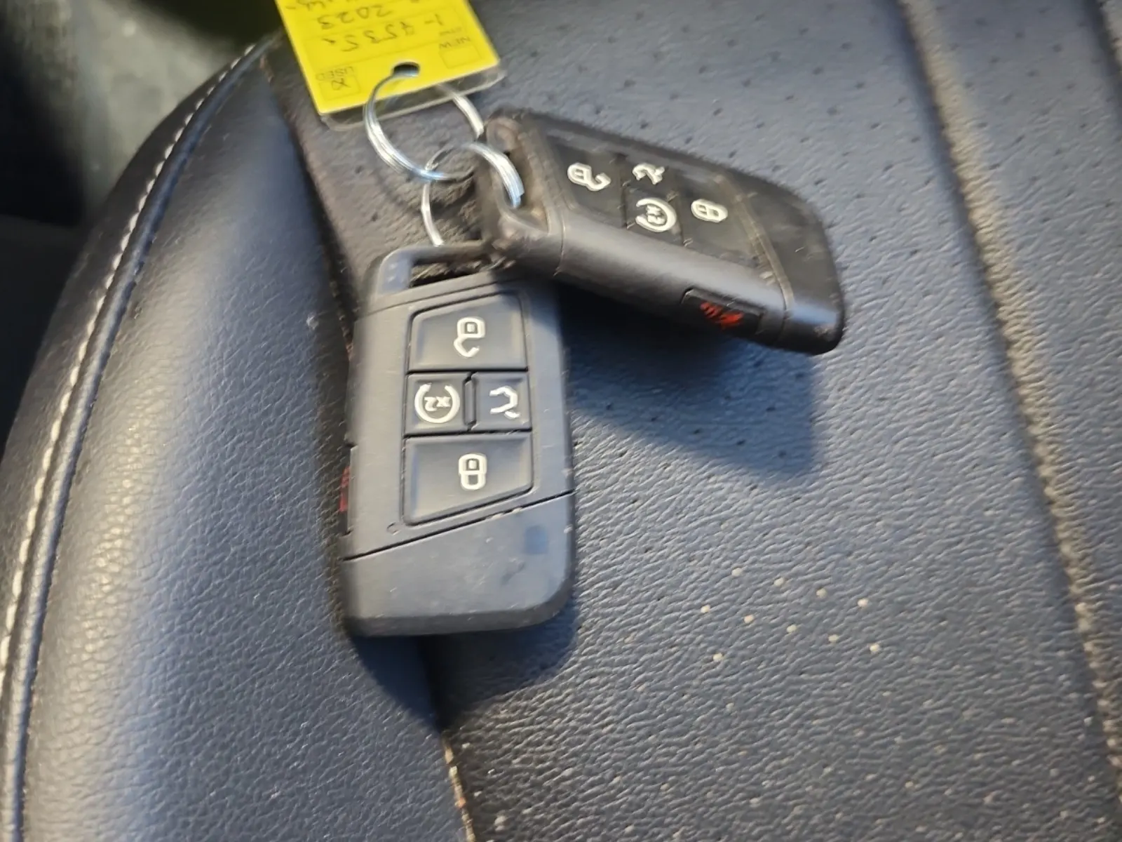 Keys/Fobs/Manual Photo