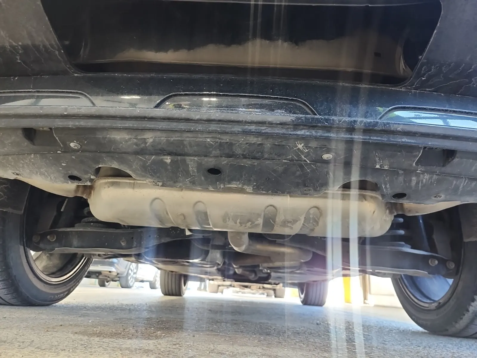 Undercarriage - Rear Photo