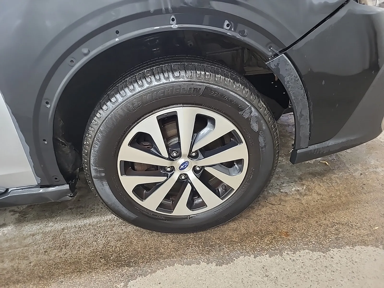 Right Front Wheel/Tire Photo