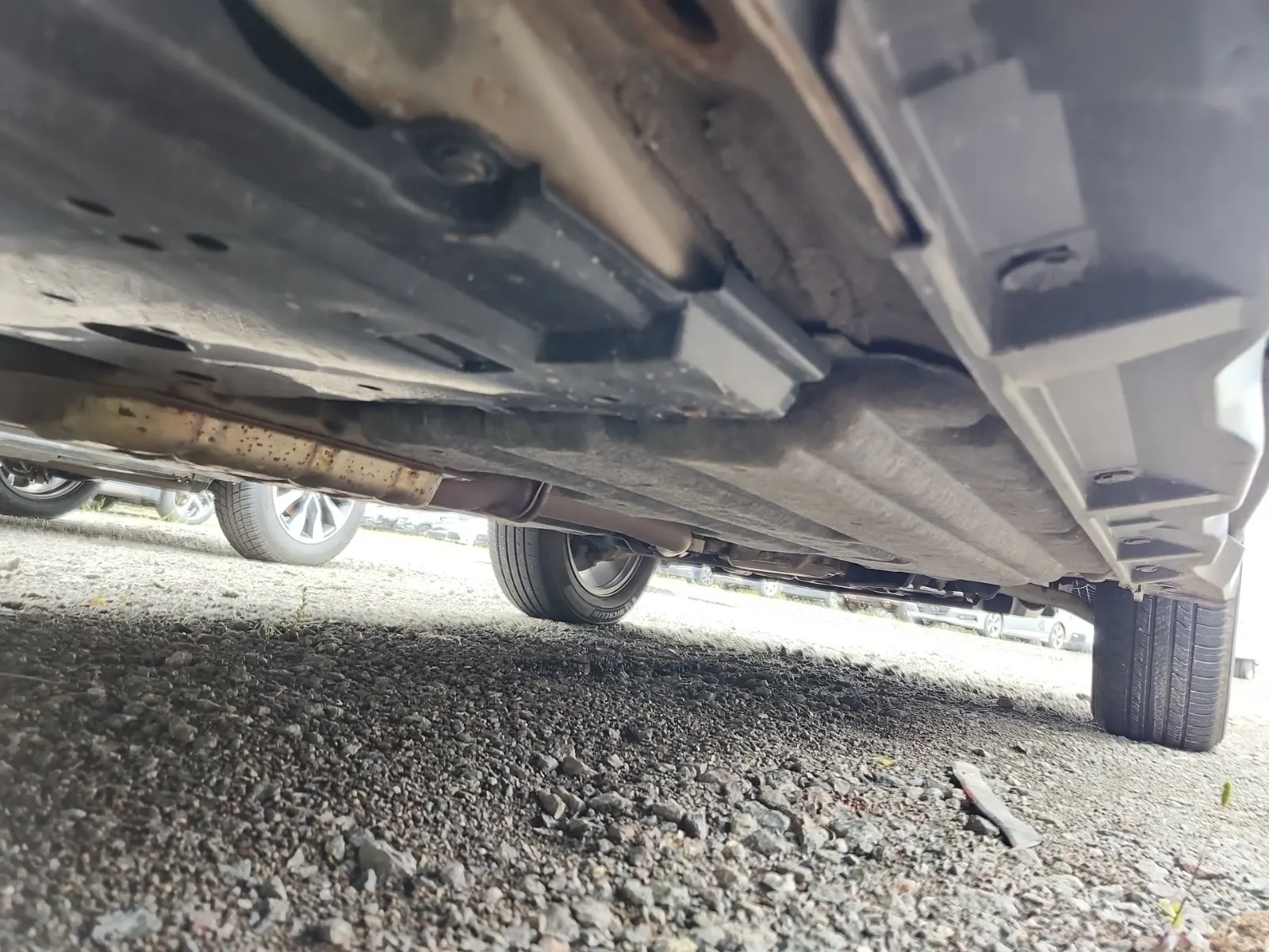 Undercarriage - Passenger Photo