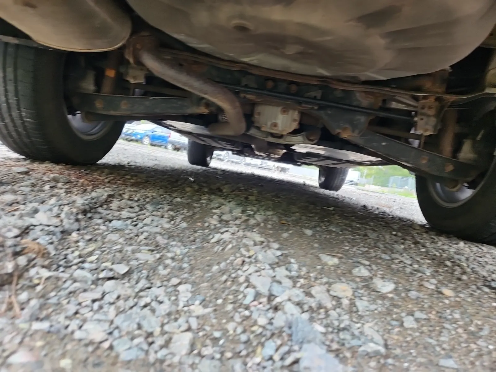 Undercarriage - Rear Photo