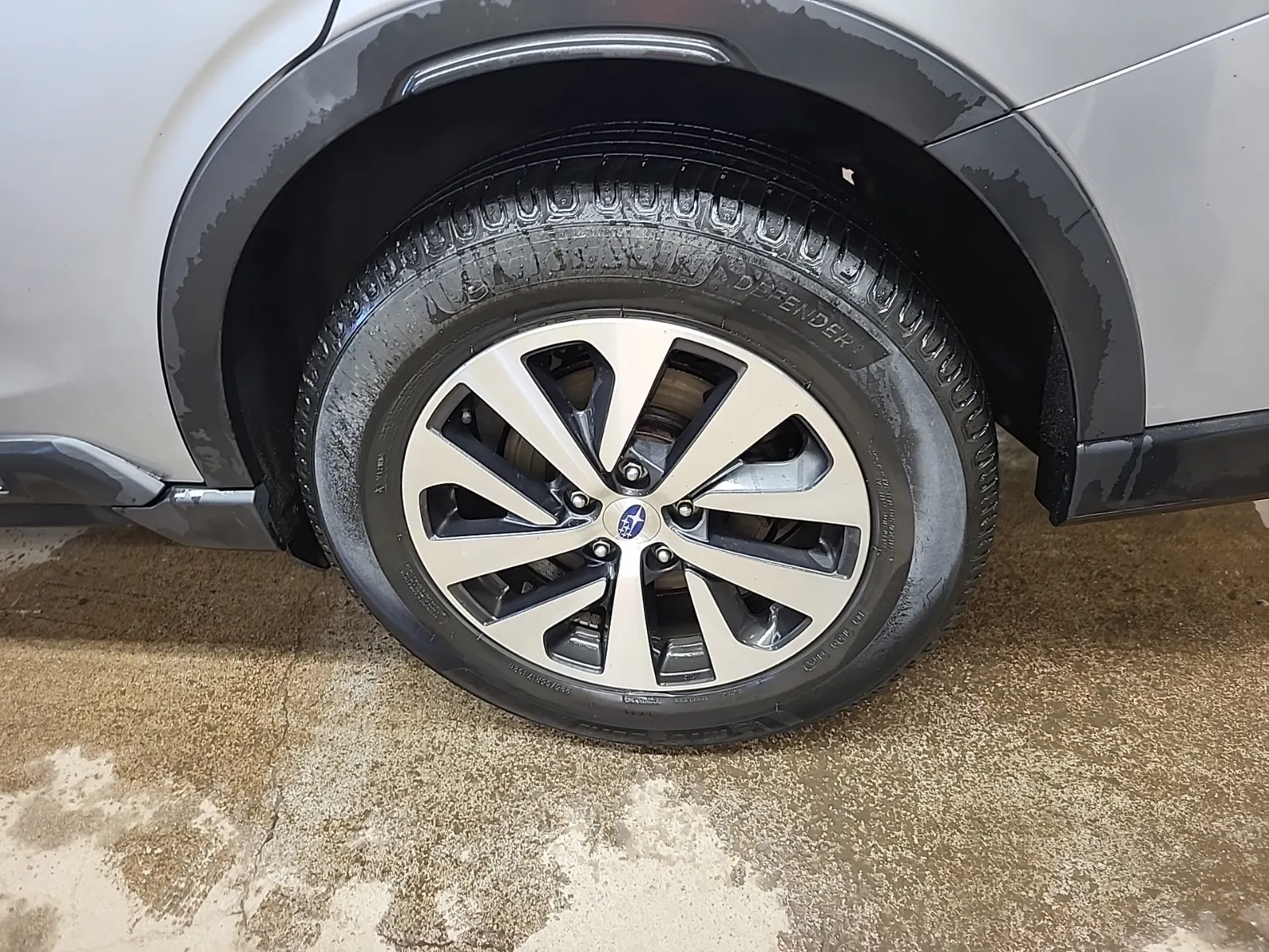 Left Rear Wheel/Tire Photo
