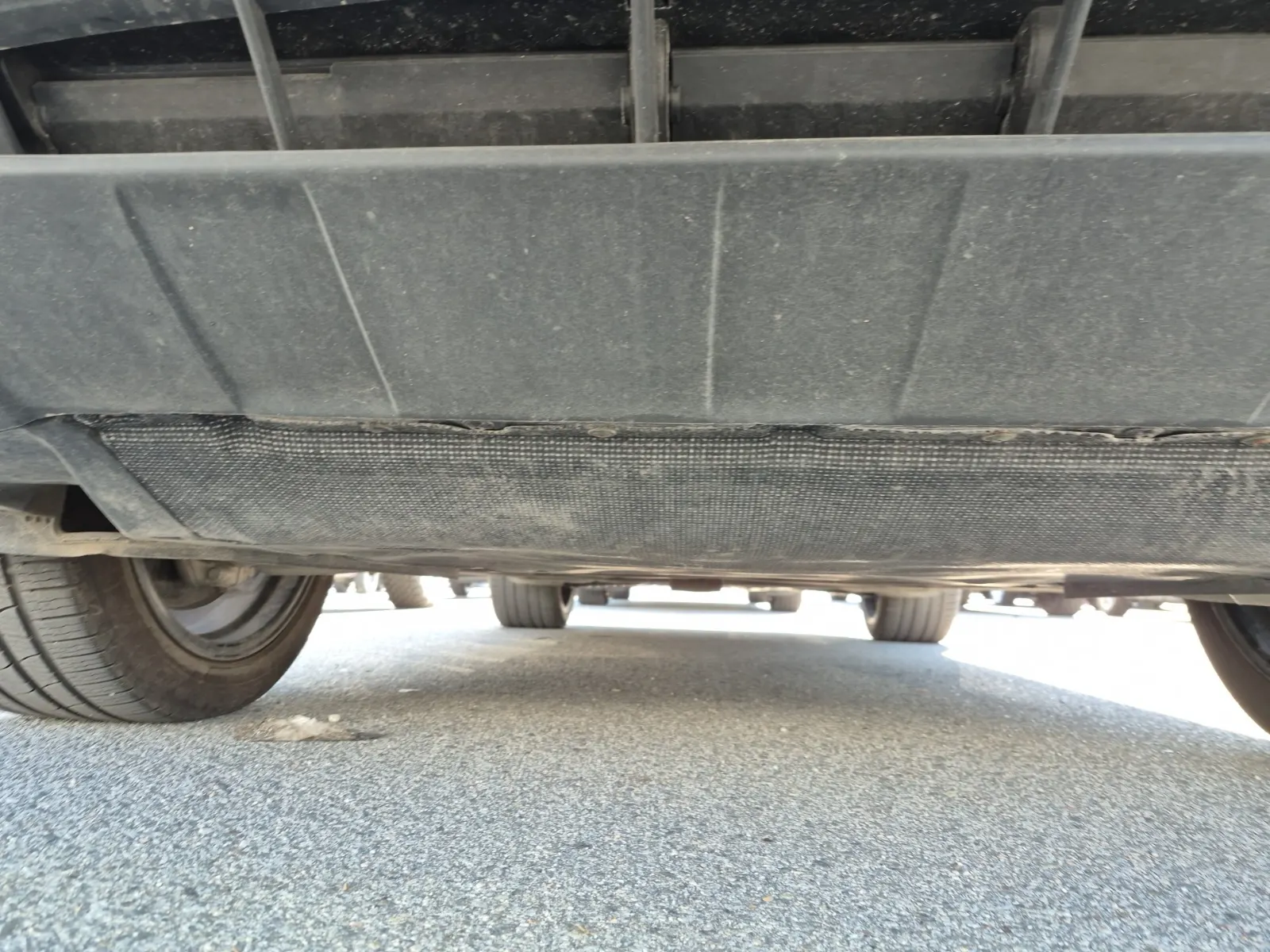 Undercarriage - Front Photo