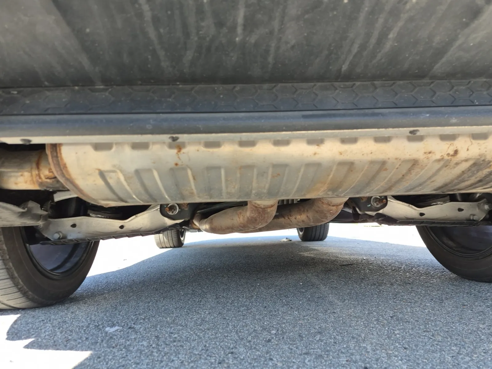 Undercarriage - Rear Photo