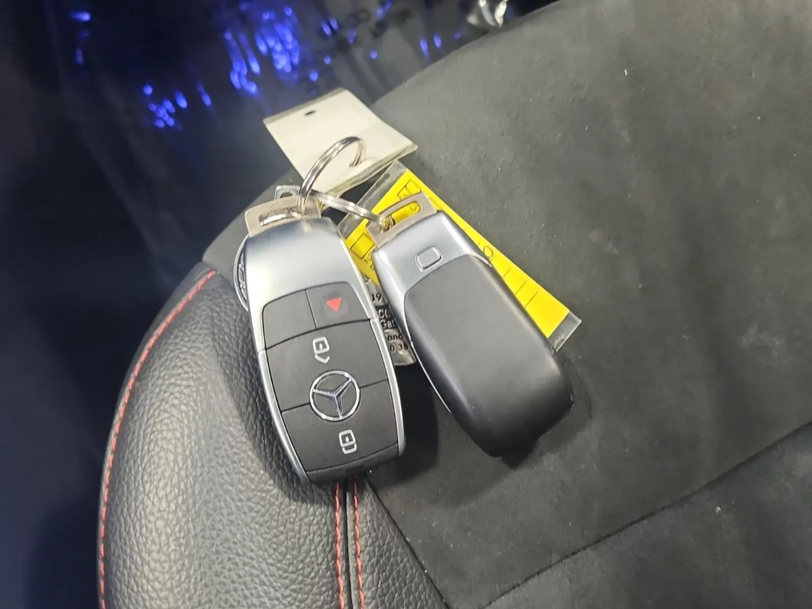 Keys/Fobs/Manual Photo