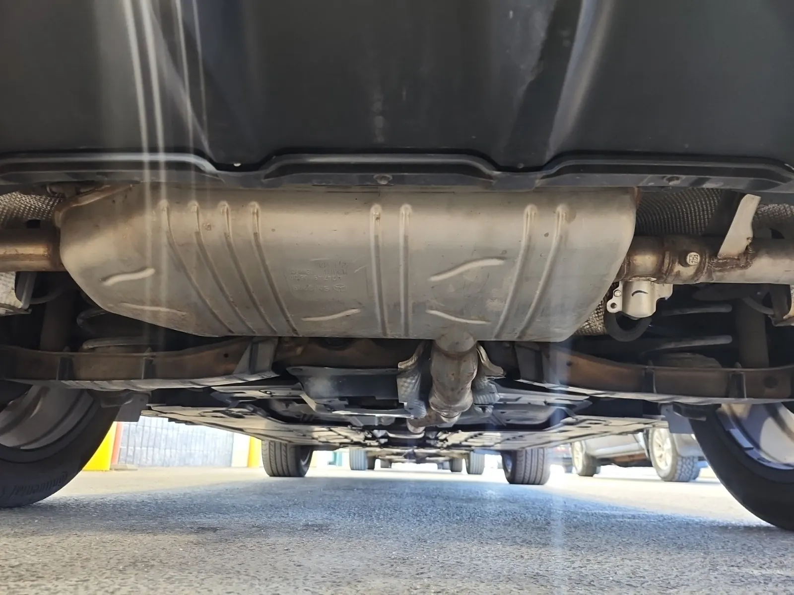 Undercarriage - Rear Photo
