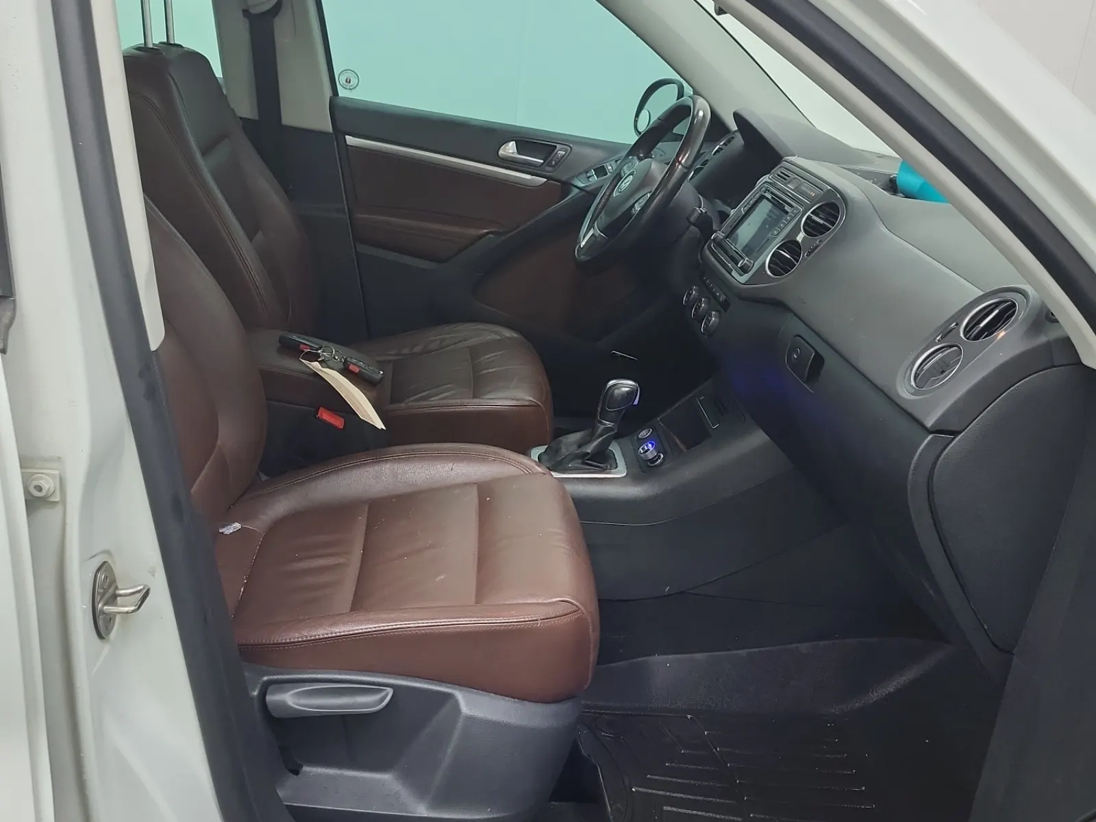 Right Side Interior Photo