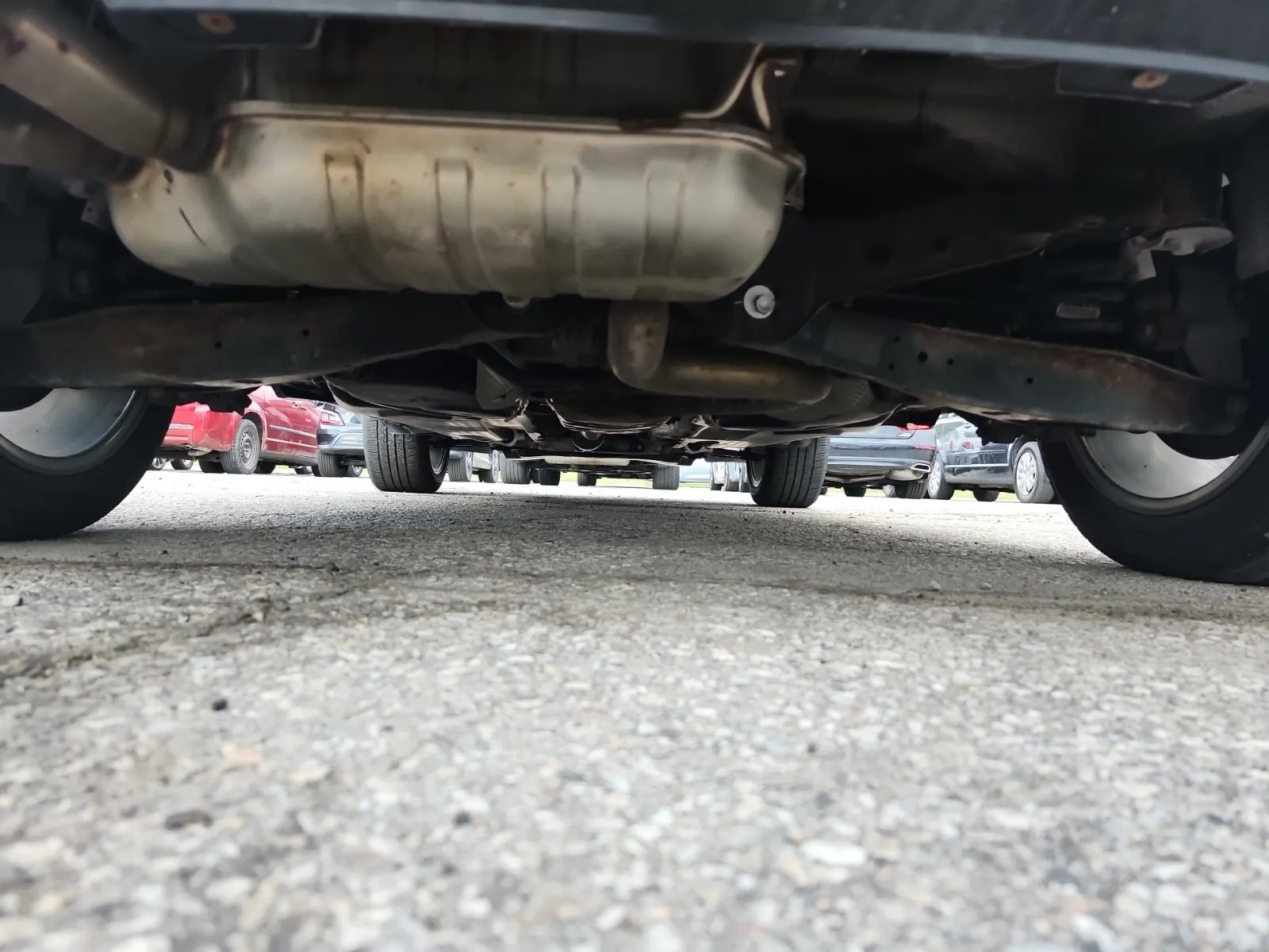 Undercarriage - Rear Photo