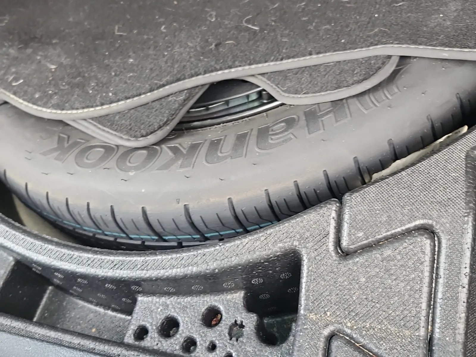 Spare Tire & Wheel Photo