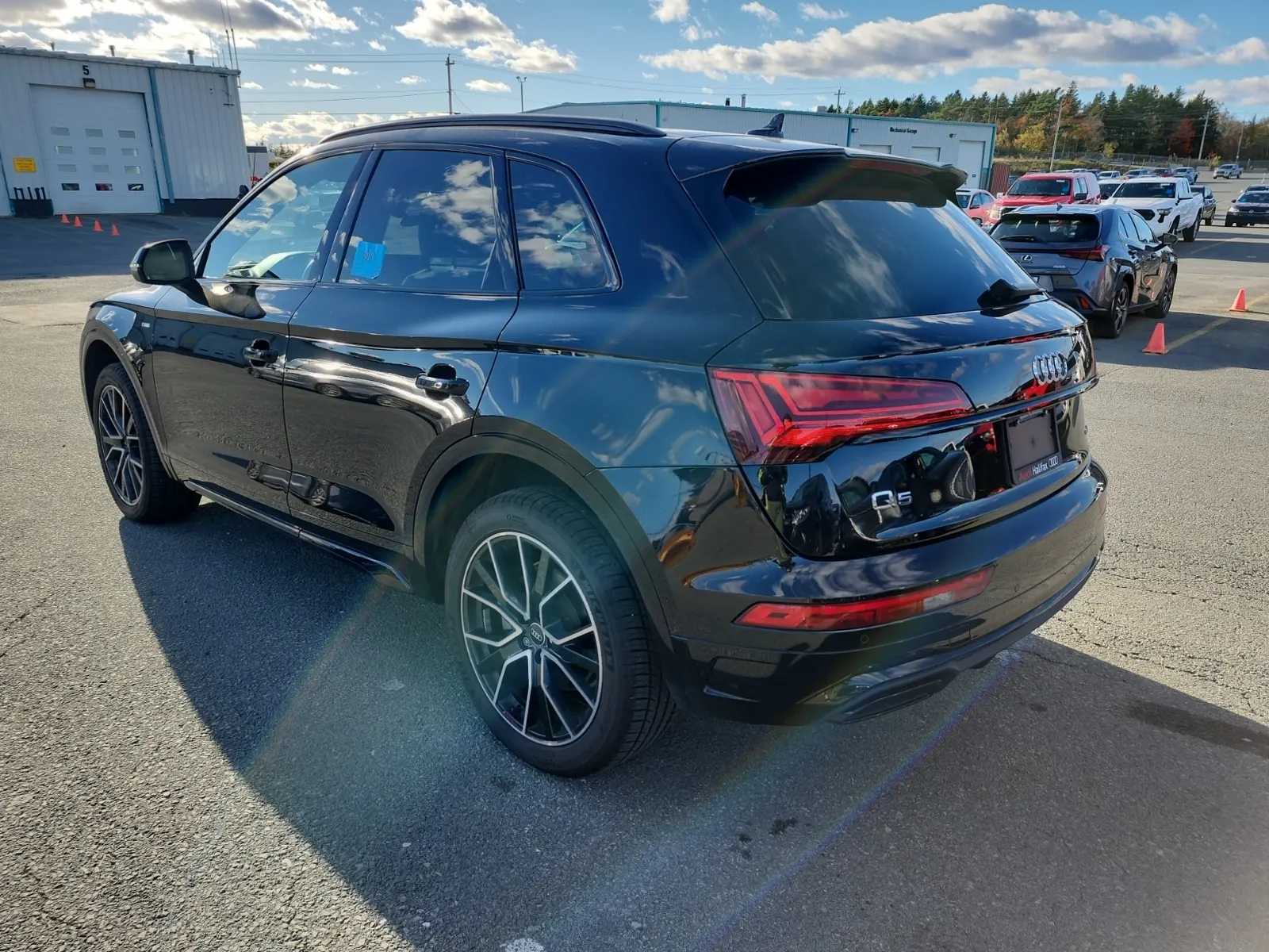 Driver Rear 3/4 Photo