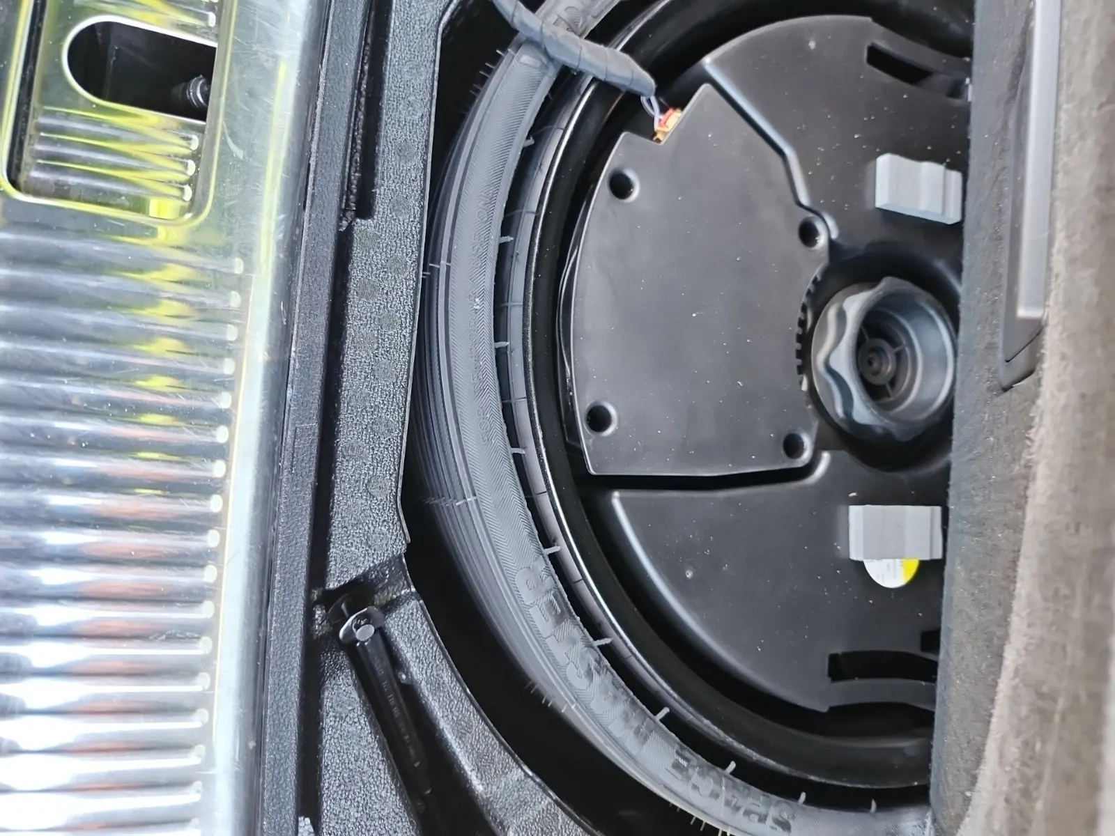 Spare Tire & Wheel Photo
