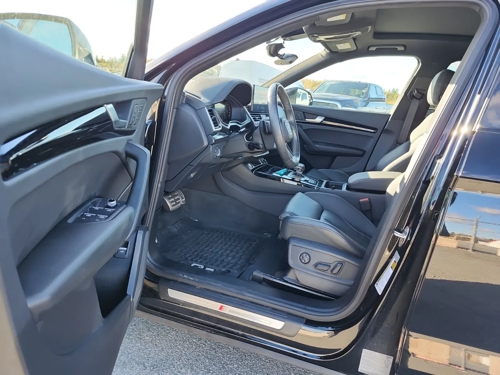 Front Interior Photo