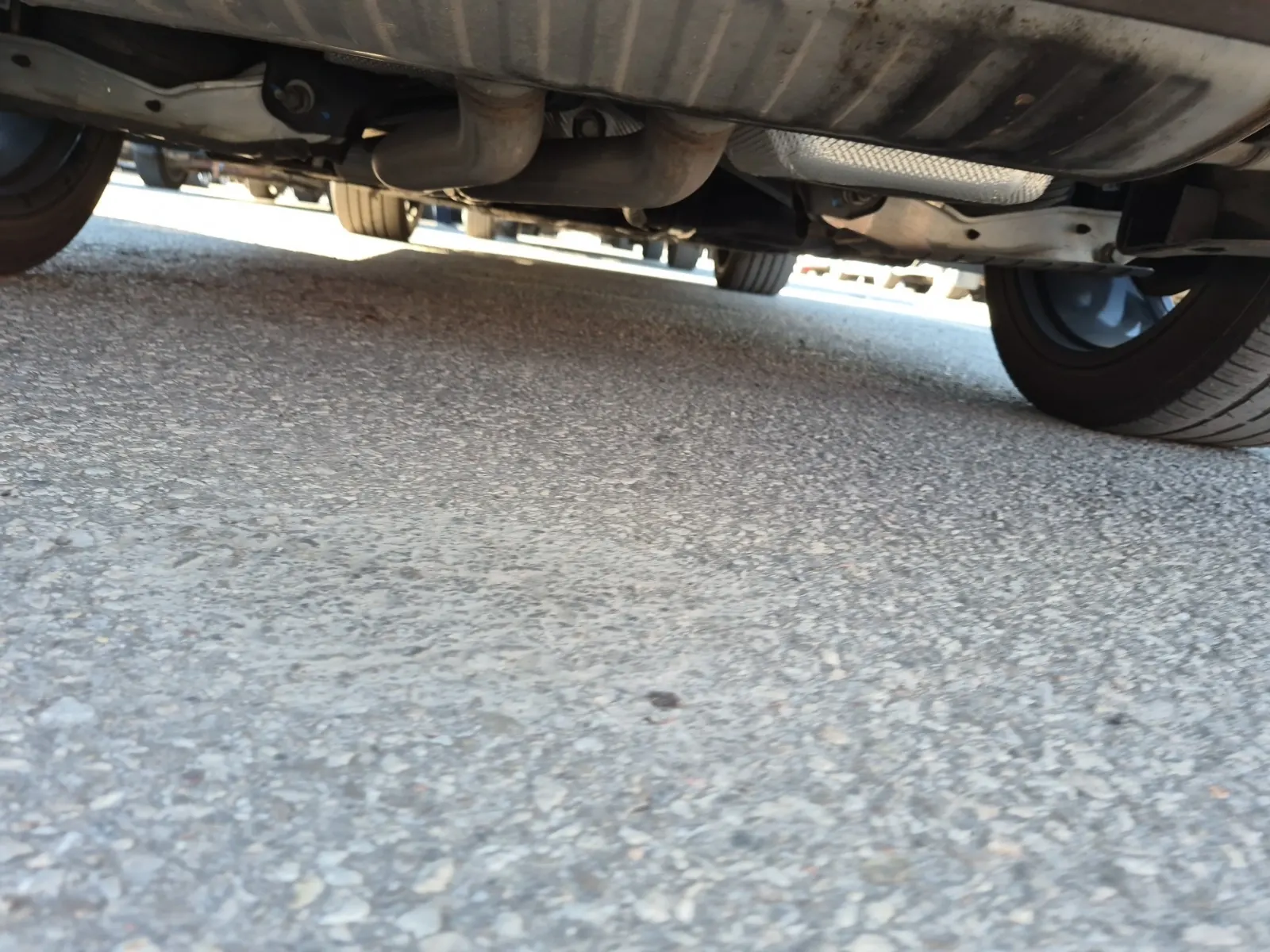 Undercarriage - Rear Photo