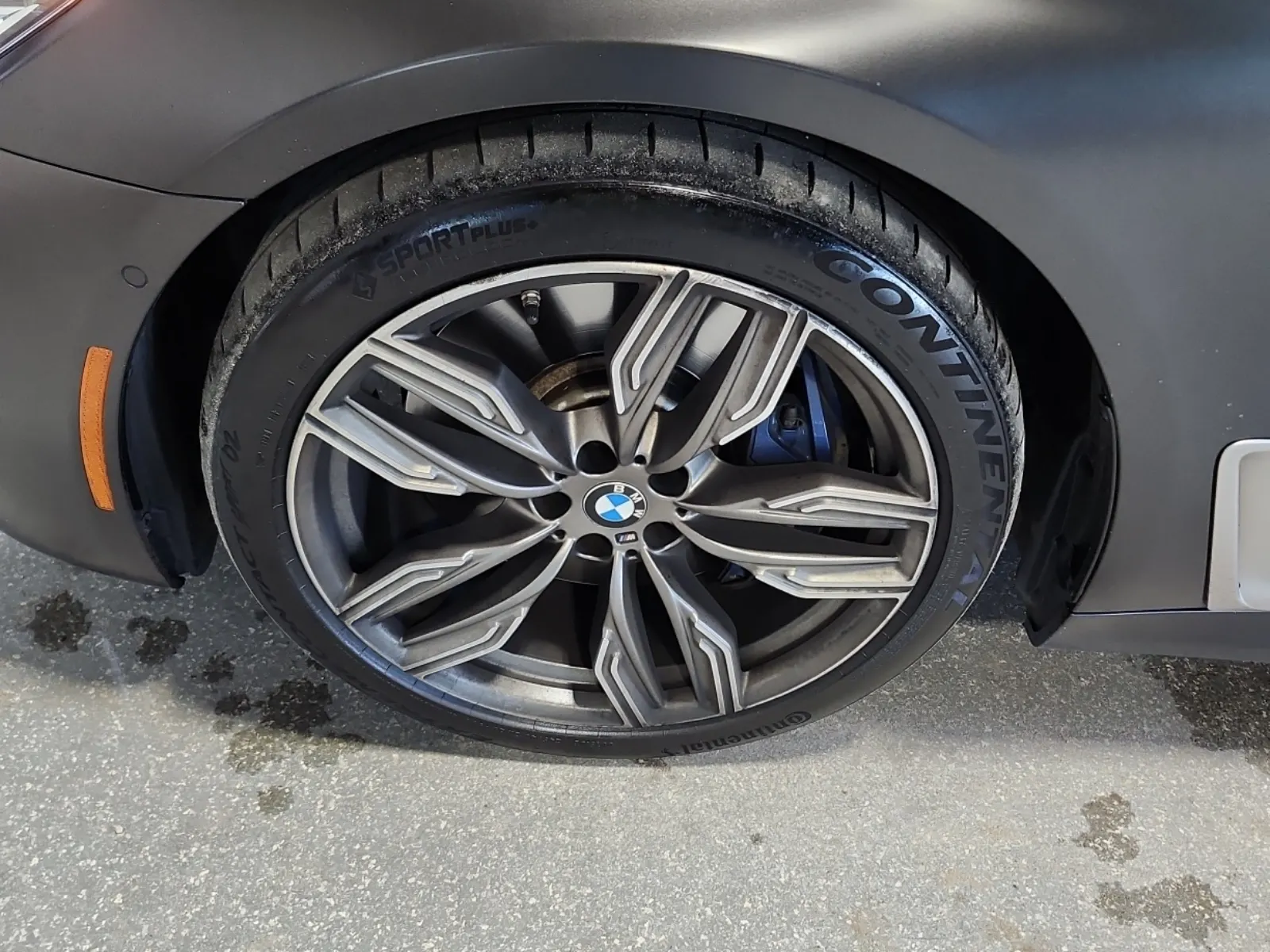 Front driver wheel/tire photo