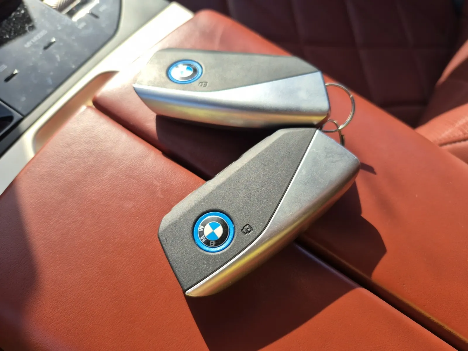 Keys/Fobs/Manual Photo