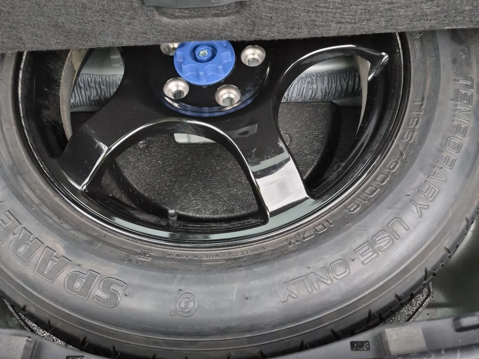 Spare Tire & Wheel Photo