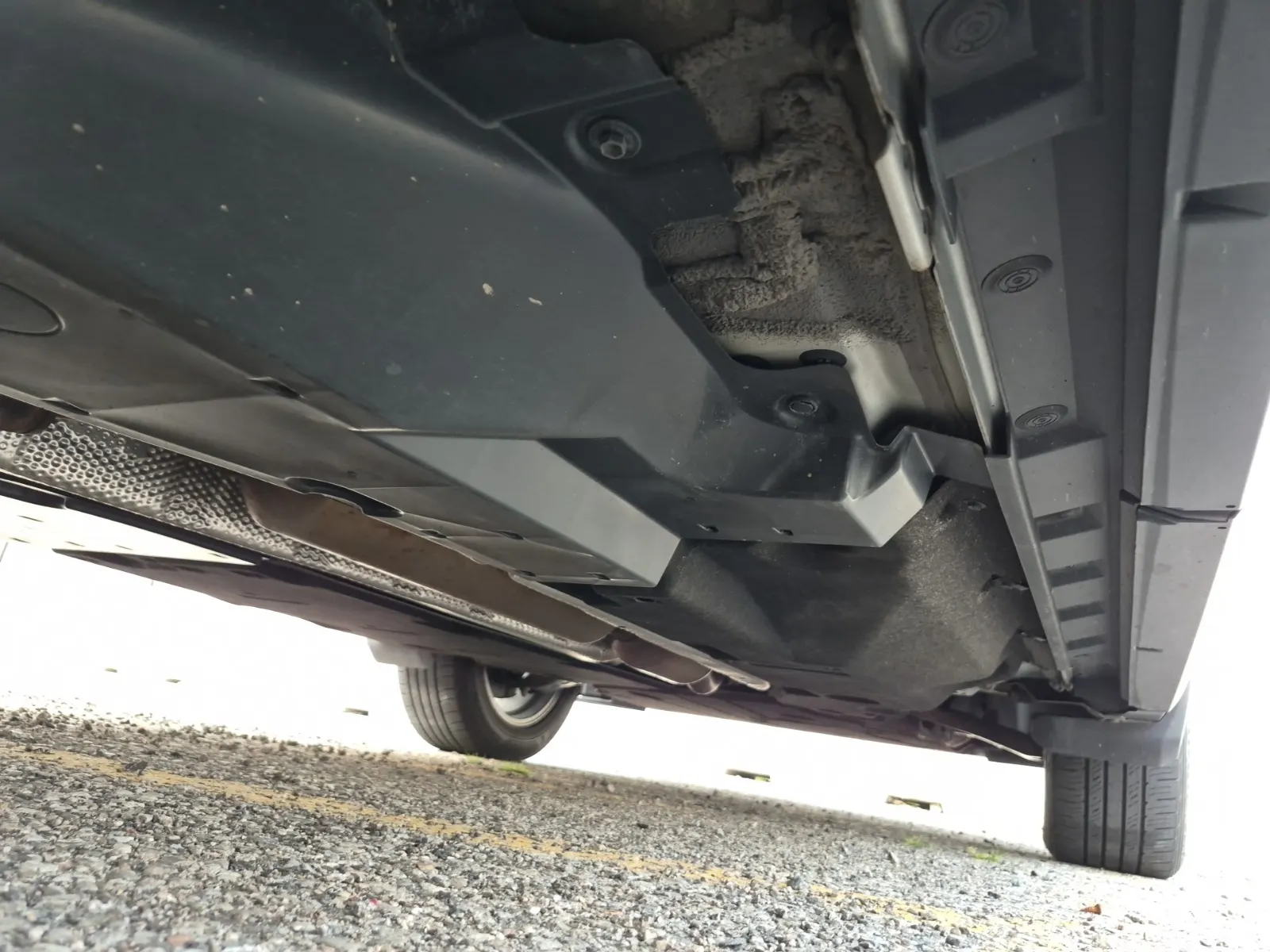 Undercarriage - Passenger Photo