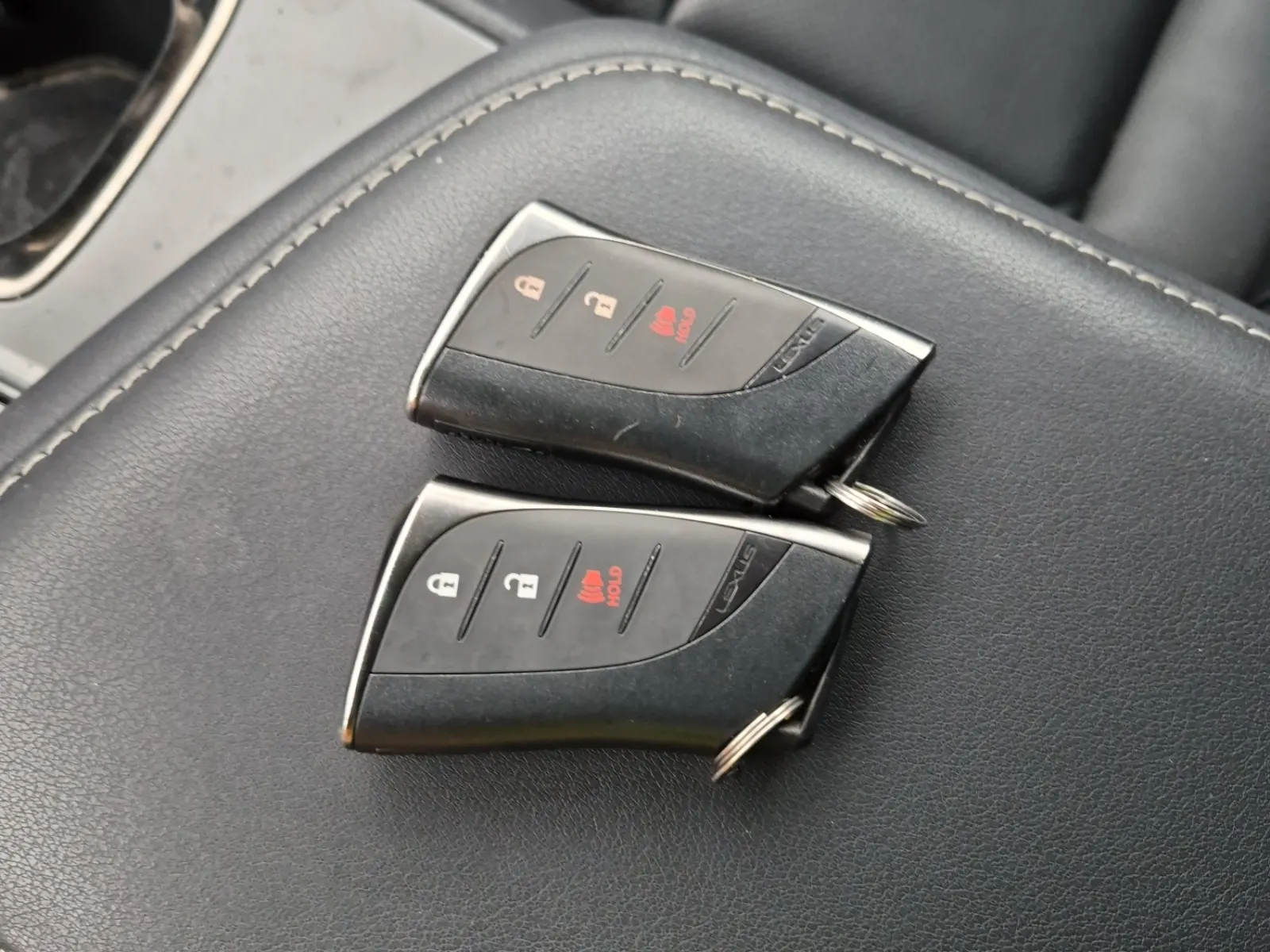 Keys/Fobs/Manual Photo