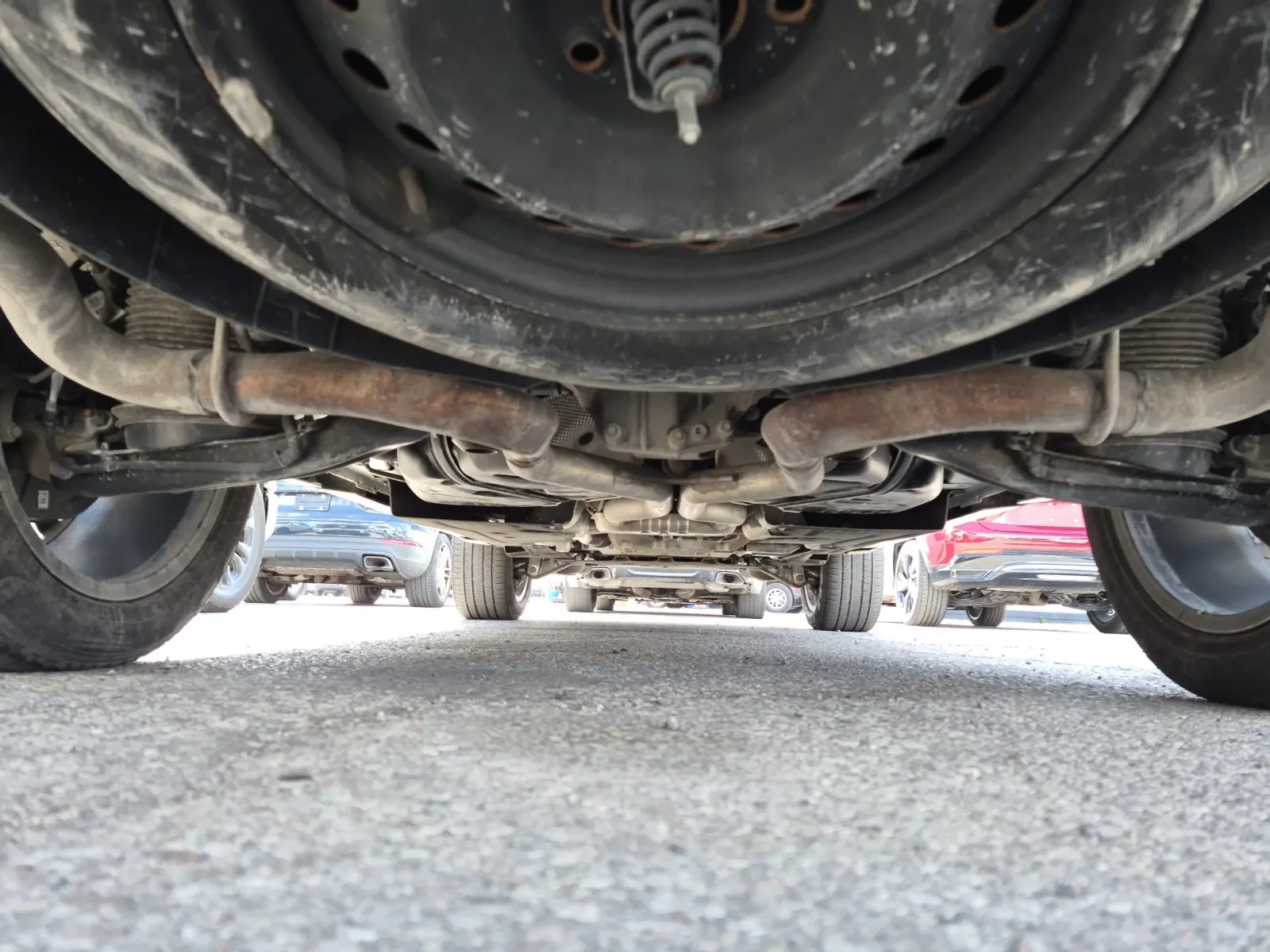 Undercarriage - Rear Photo