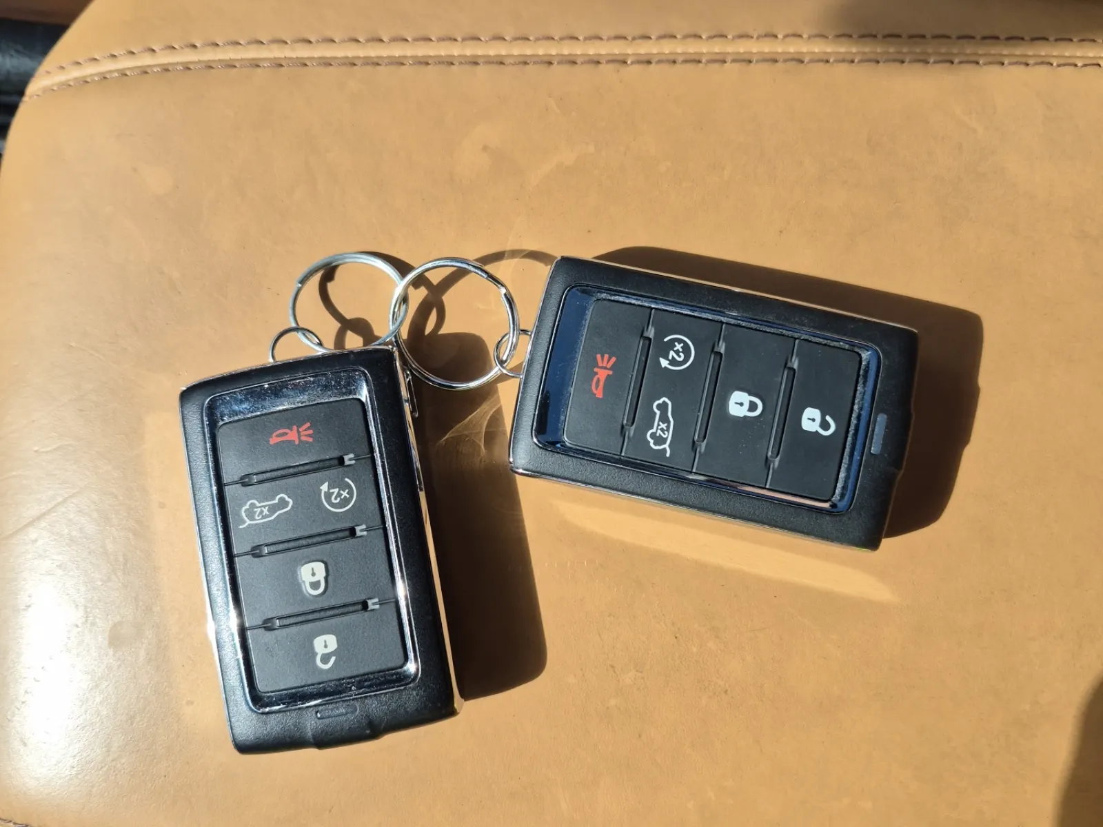 Keys/Fobs/Manual Photo