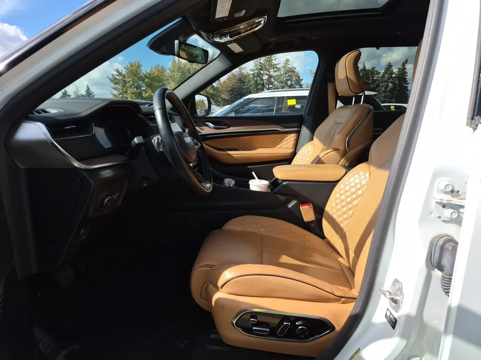Front Interior Photo