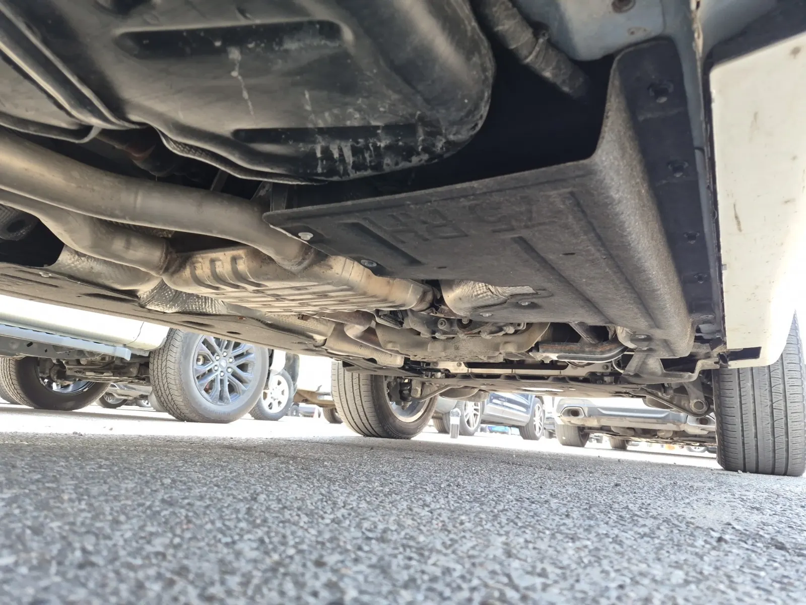Undercarriage - Passenger Photo