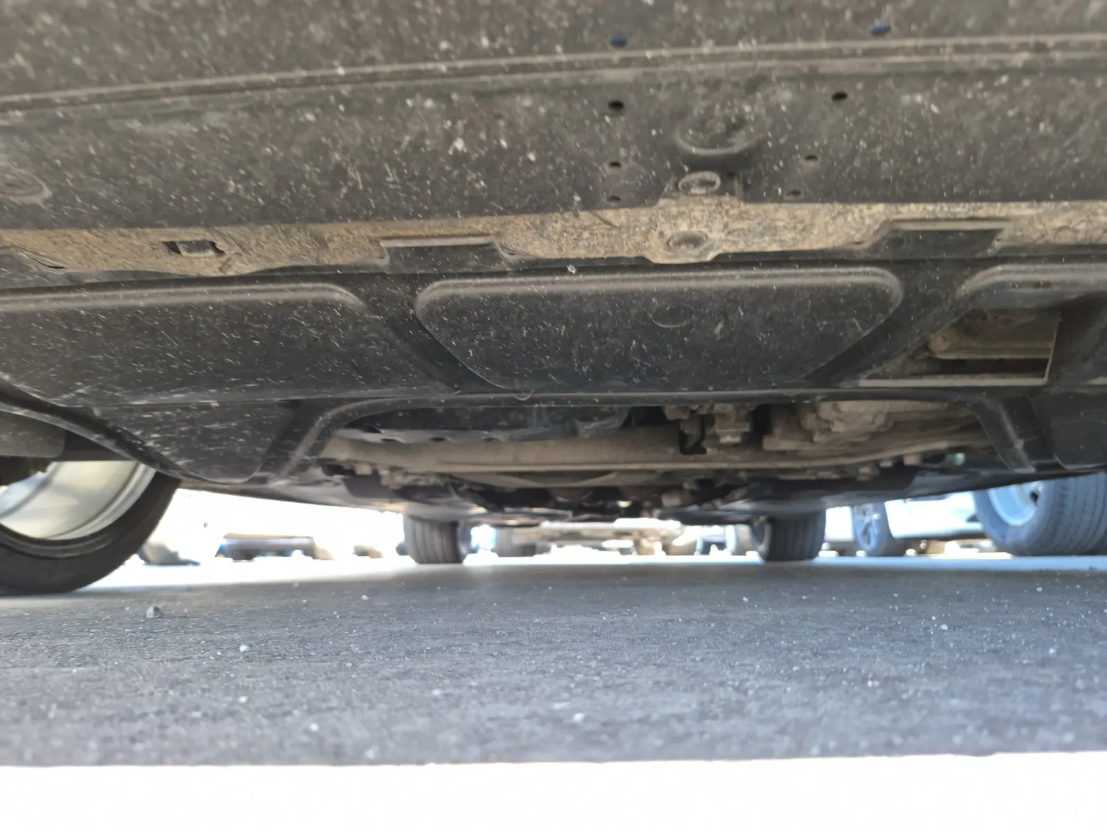 Undercarriage - Front Photo