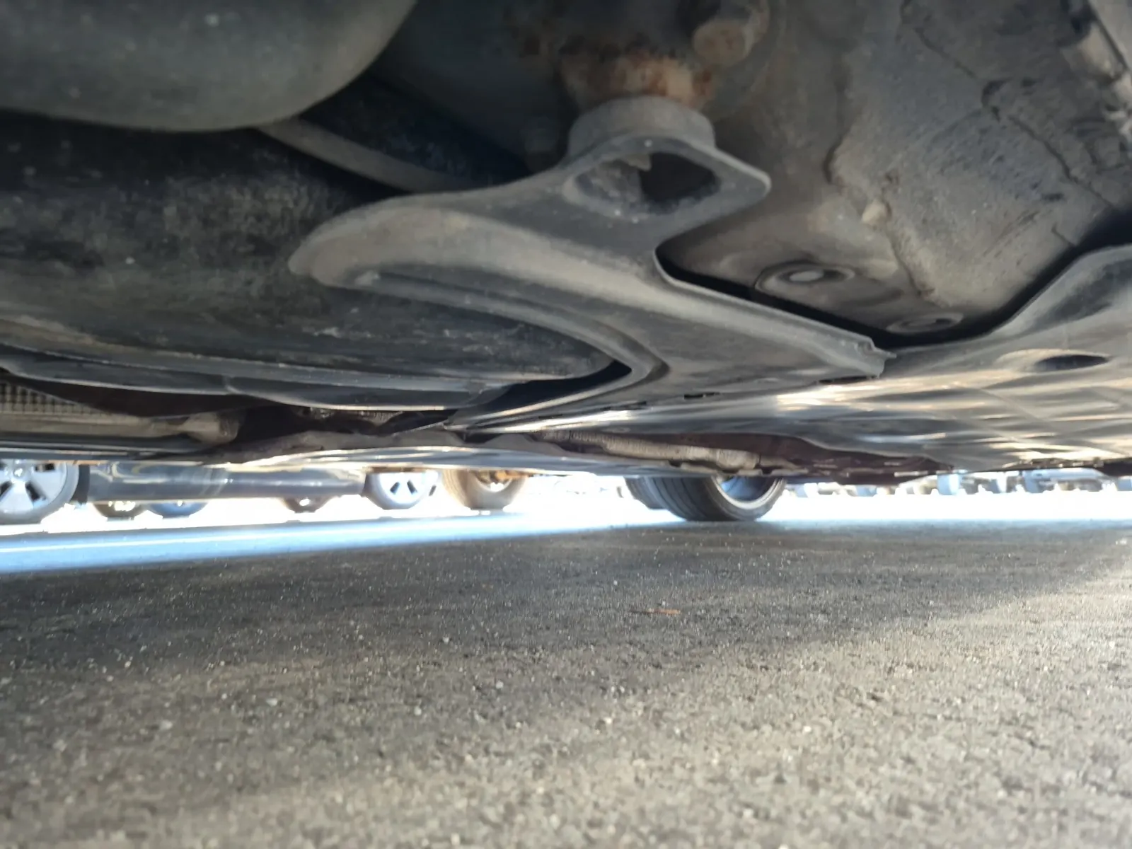 Undercarriage - Passenger Photo