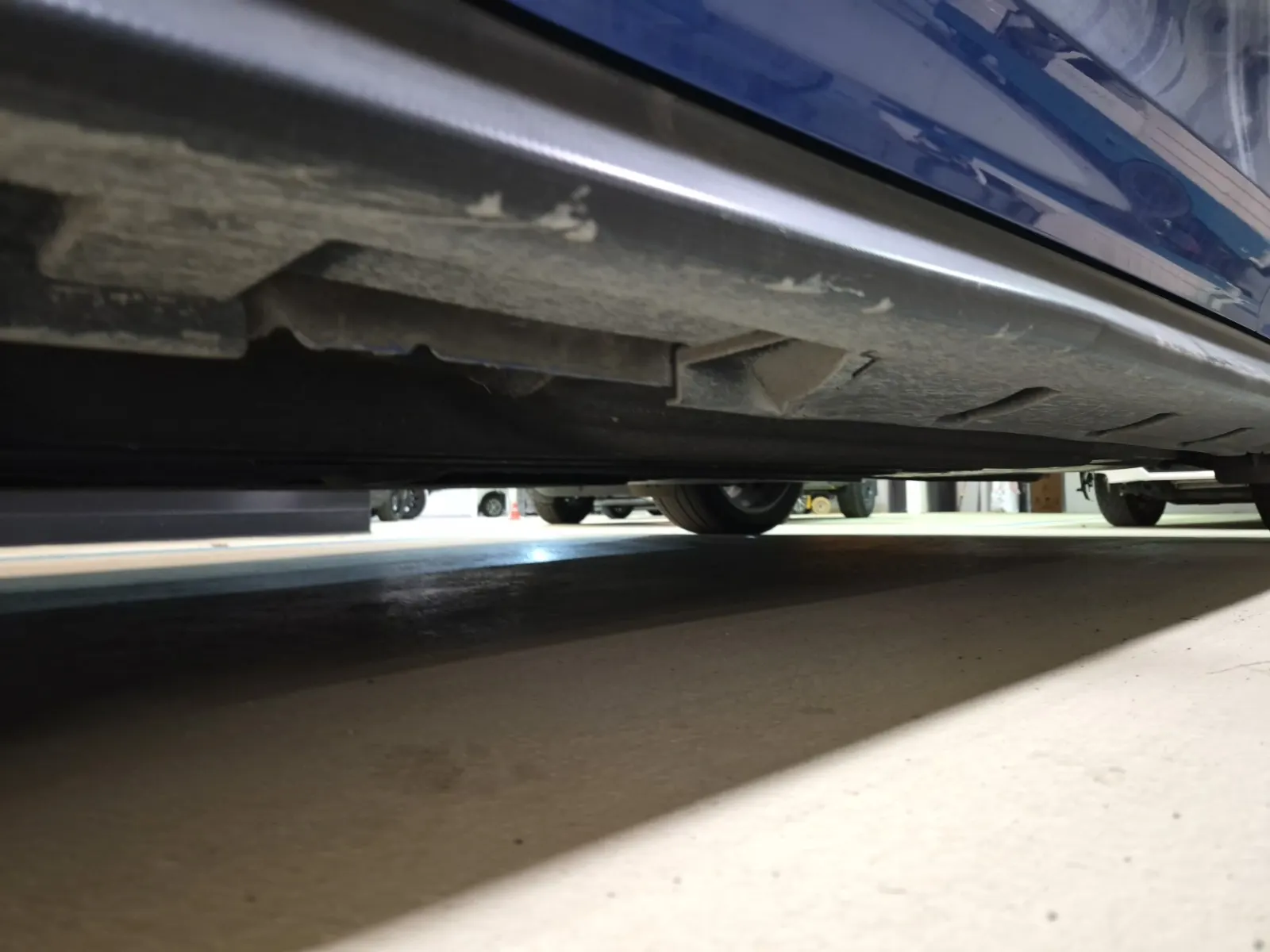 Undercarriage - Driver Photo