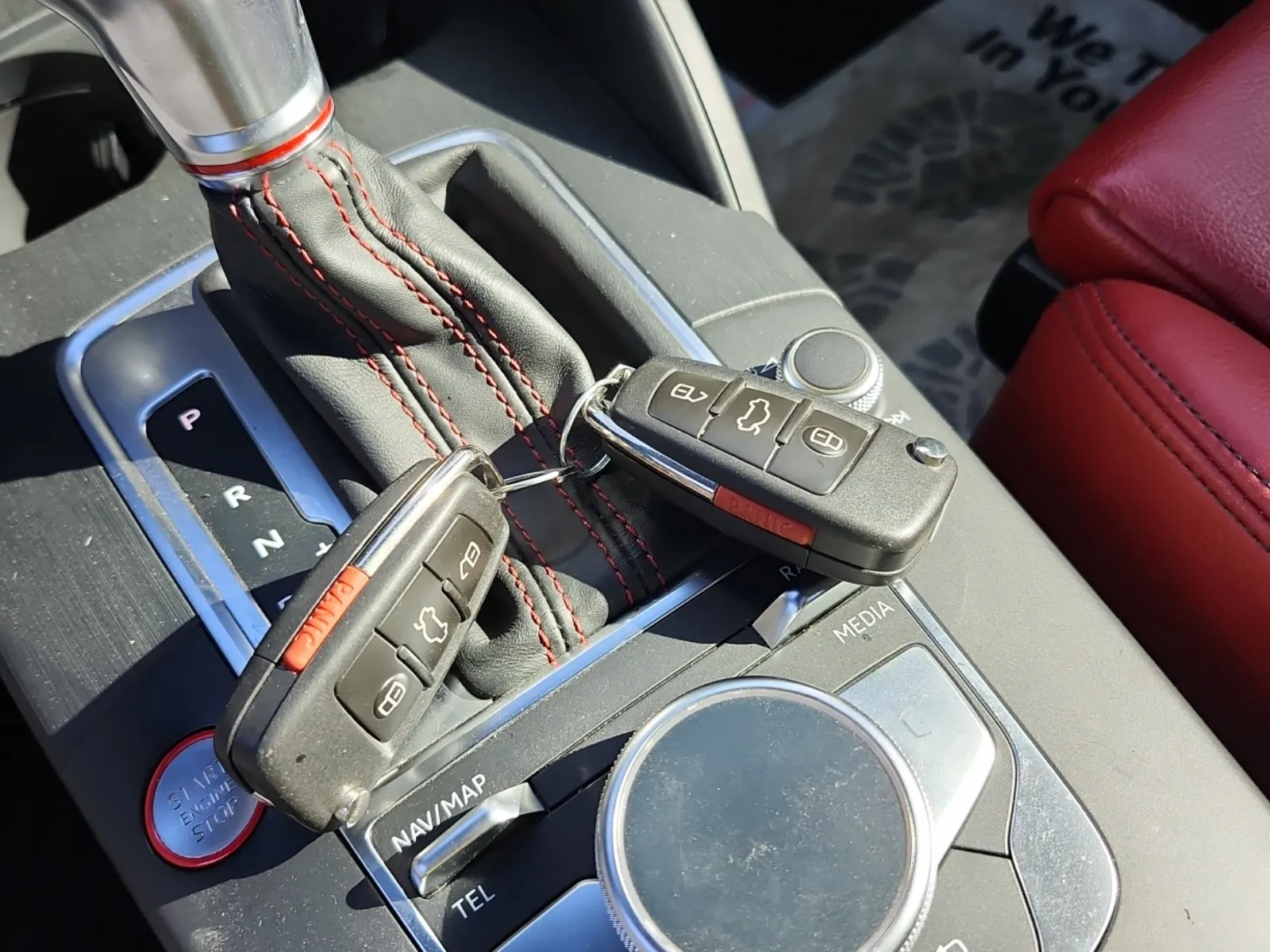 Keys/Fobs/Manual Photo