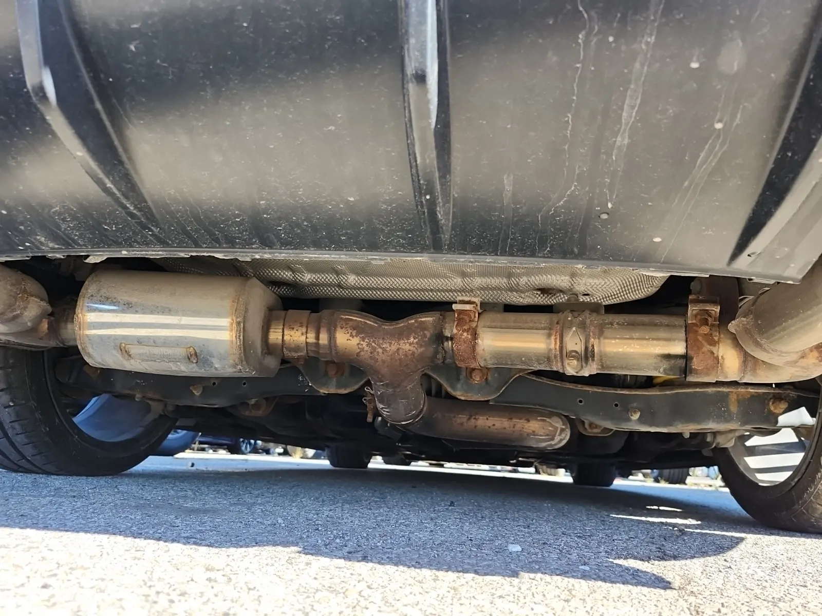 Undercarriage - Rear Photo