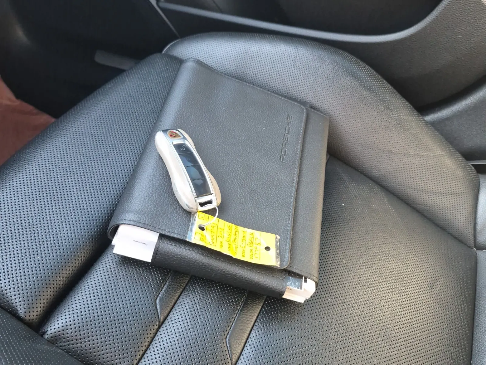 Keys/Fobs/Manual Photo