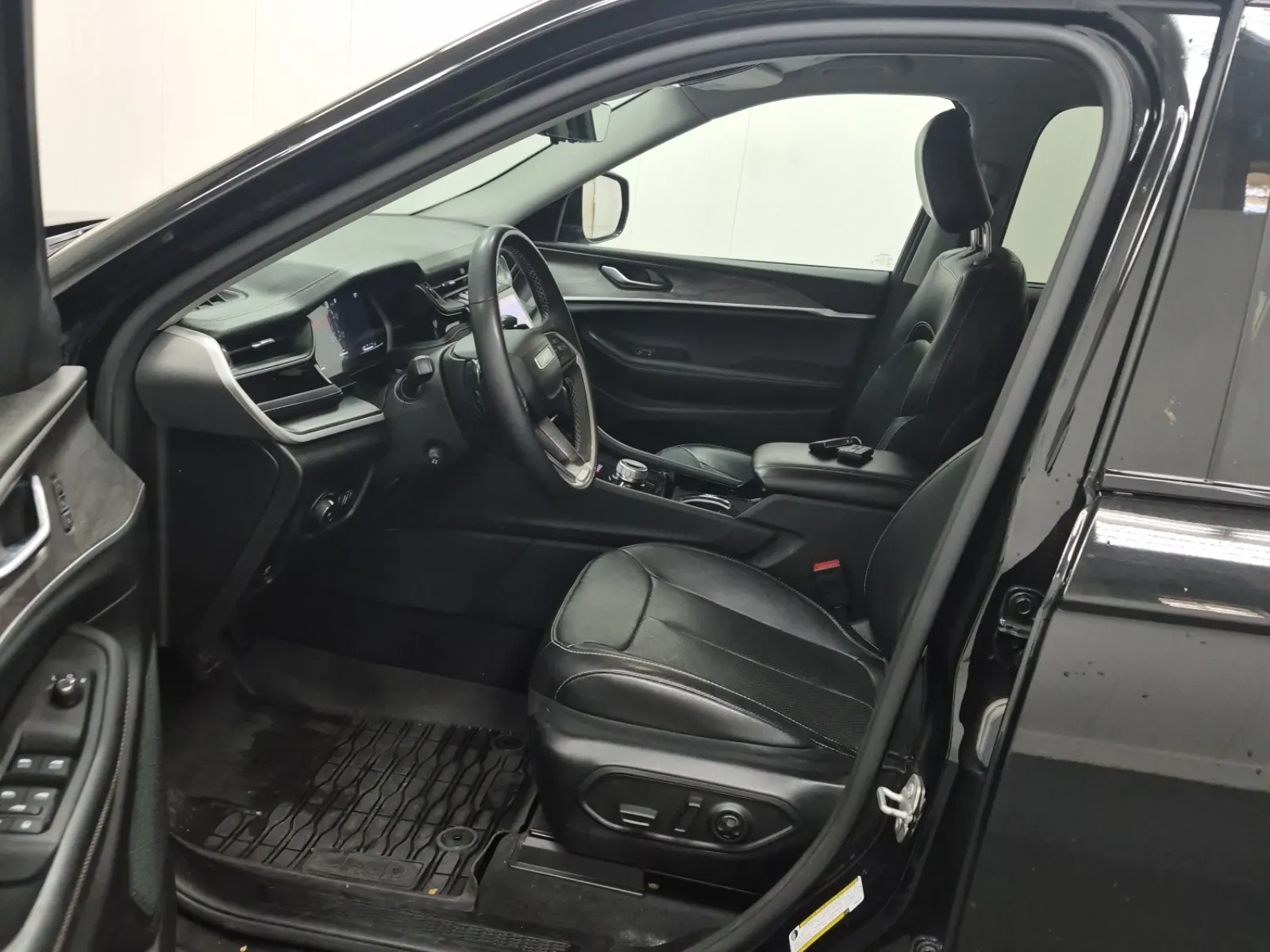 Front Interior Photo