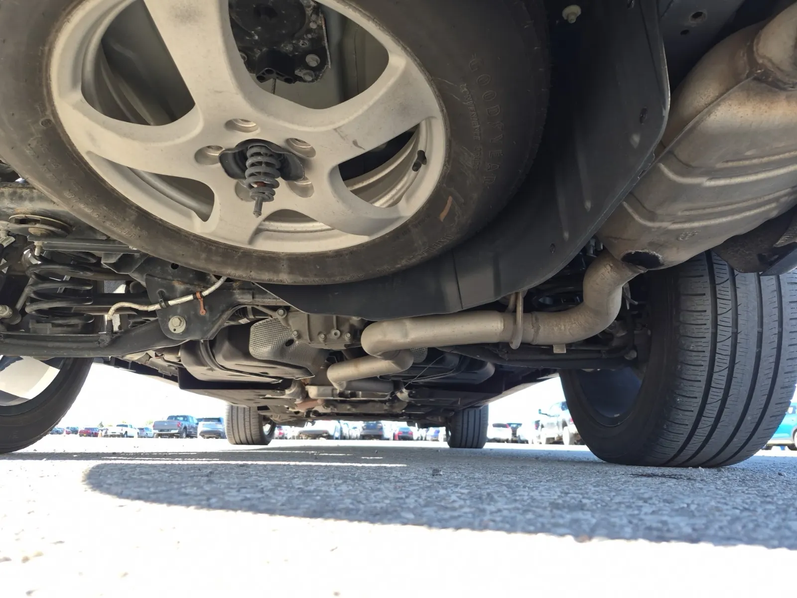 Undercarriage - Rear Photo