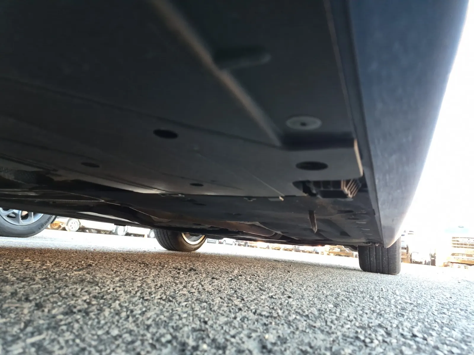 Undercarriage - Passenger Photo