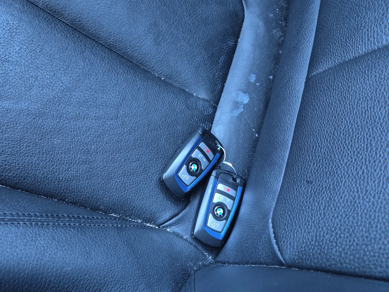 Keys/Fobs/Manual Photo