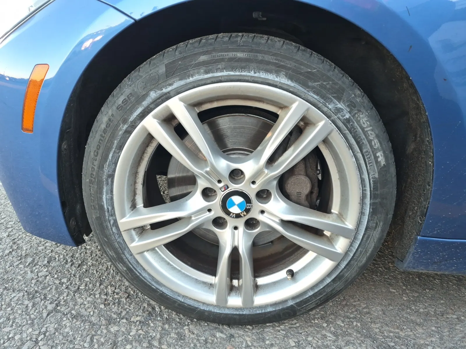 Front driver wheel/tire photo