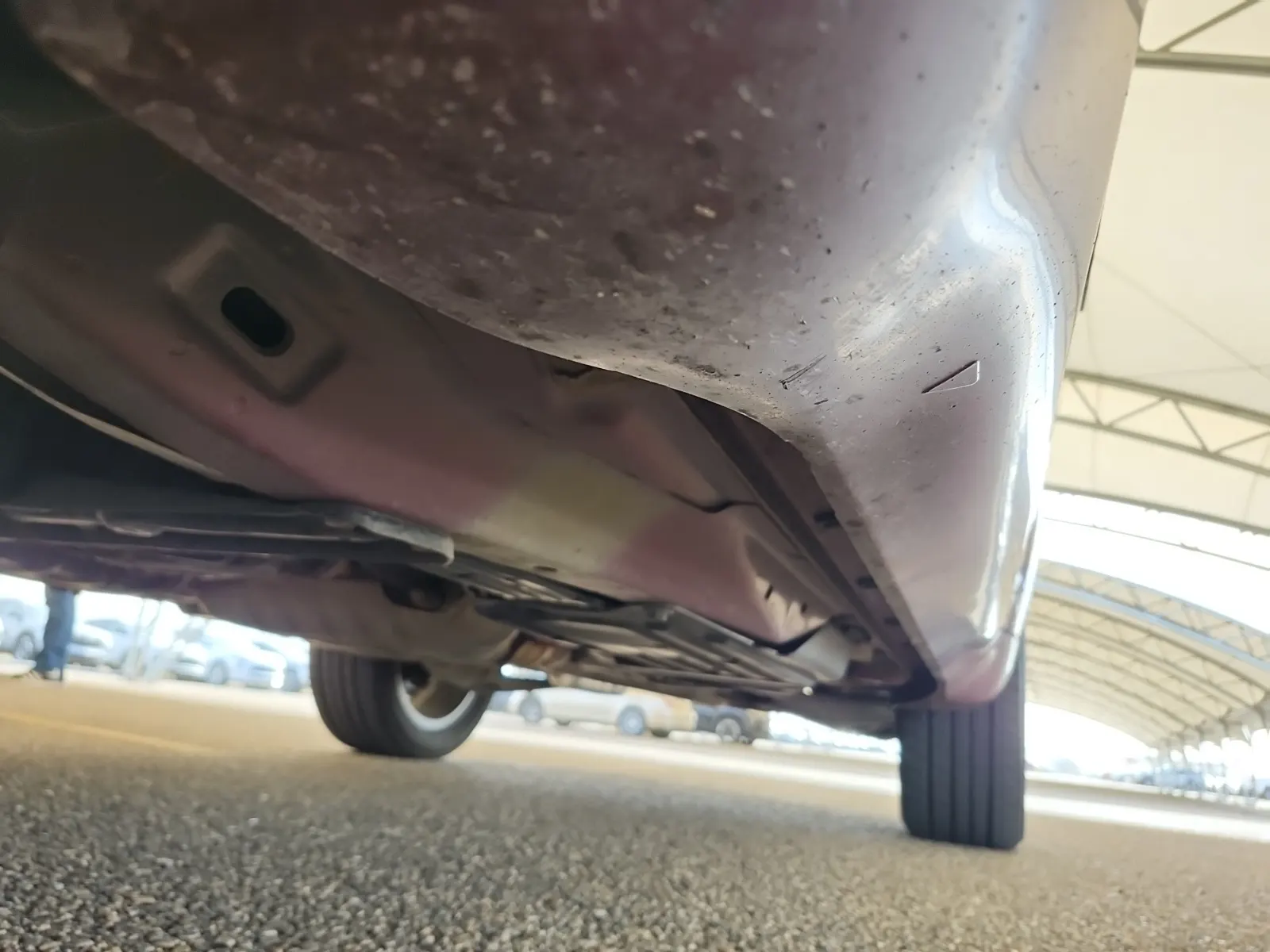 Undercarriage - Driver Photo