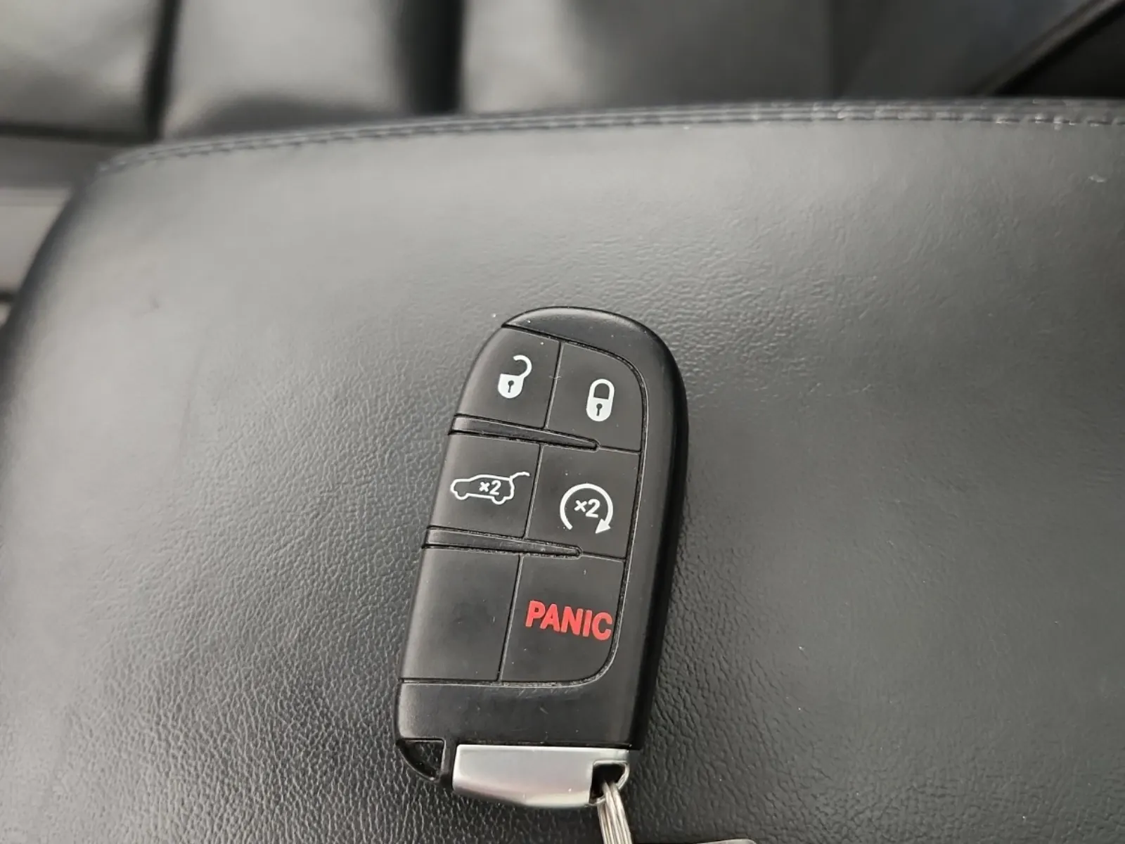 Keys/Fobs/Manual Photo