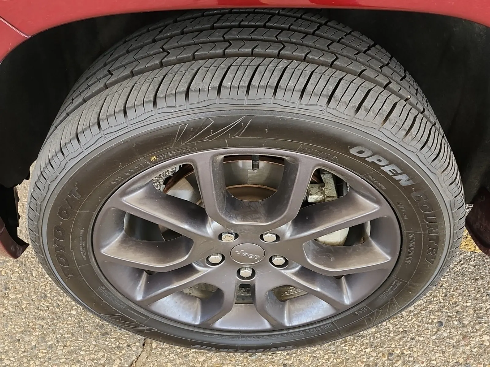 Front driver wheel/tire photo