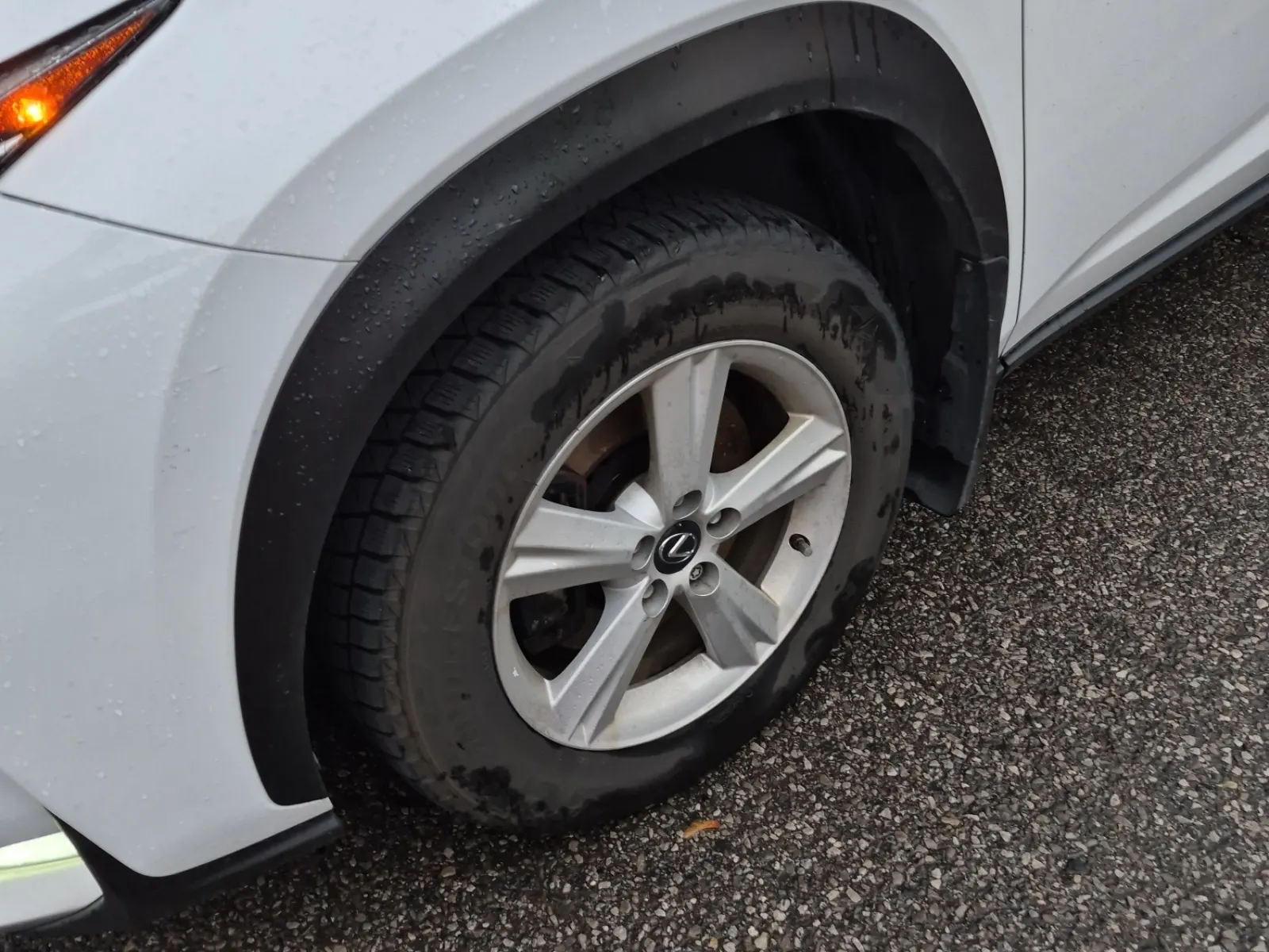 Front driver wheel/tire photo