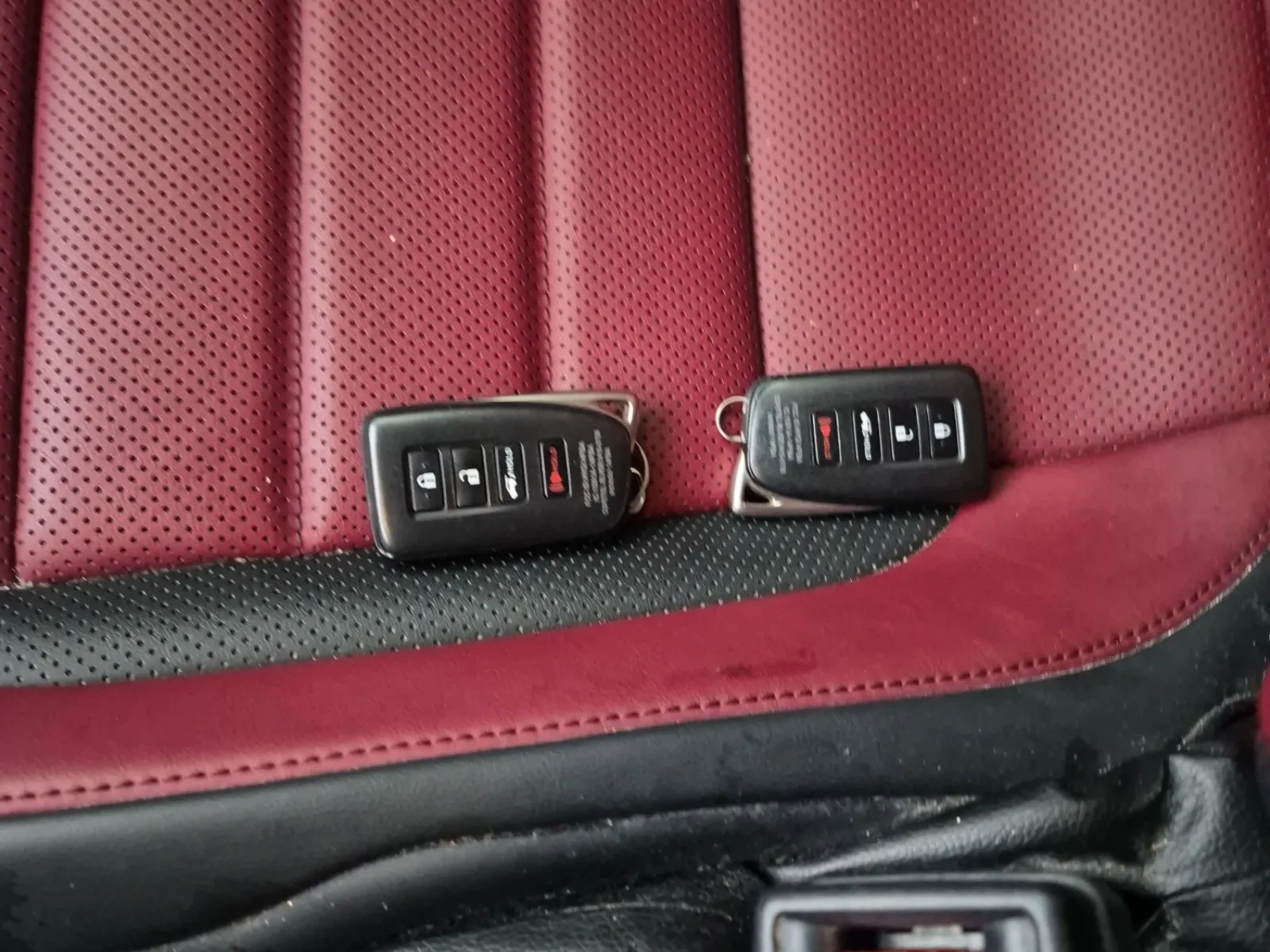 Keys/Fobs/Manual Photo