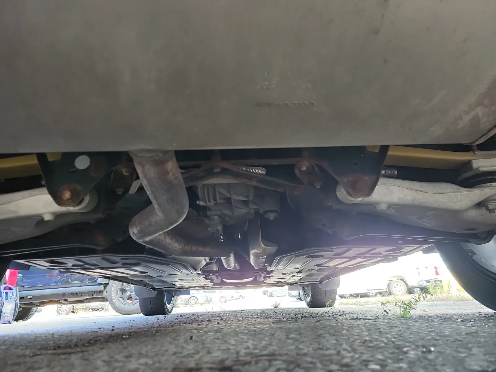 Undercarriage - Rear Photo